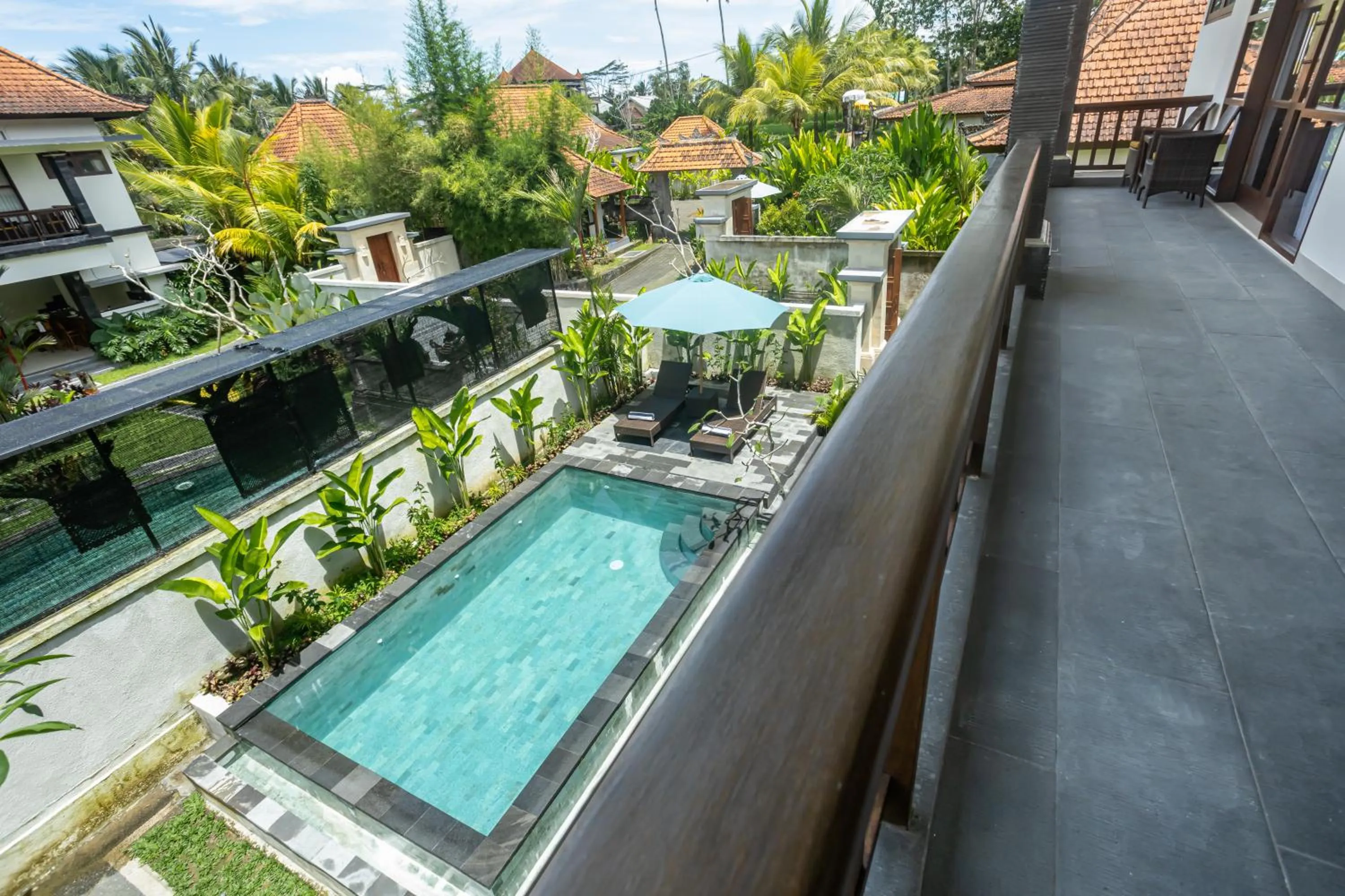 Swimming pool in Meng Bengil Villa