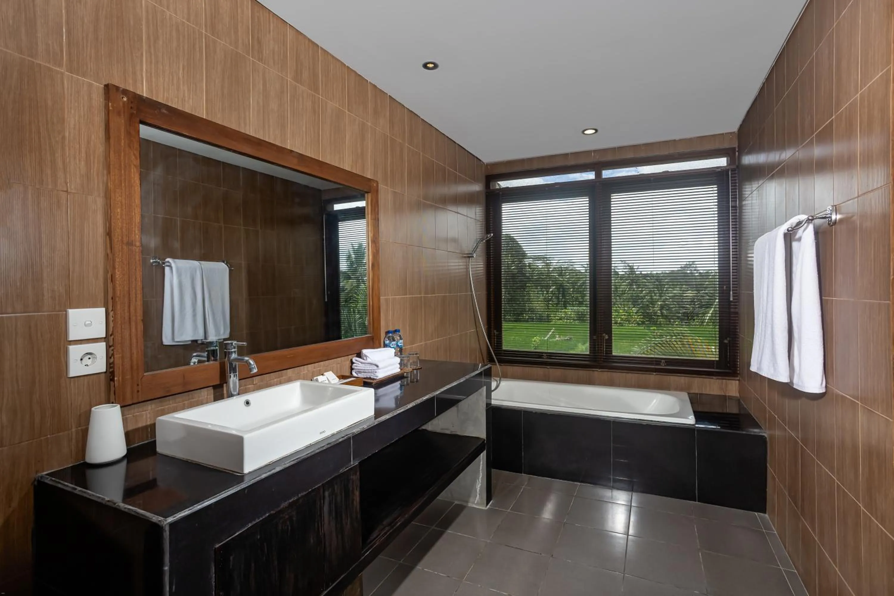 Bathroom in Meng Bengil Villa