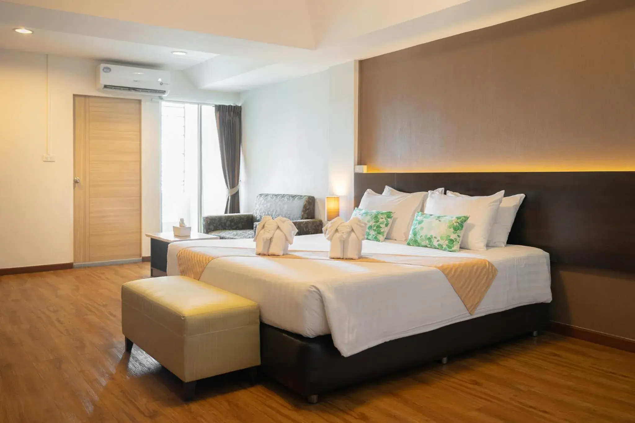 Bed in Golden Jade Suvarnabhumi Bed in Golden Jade Suvarnabhumi