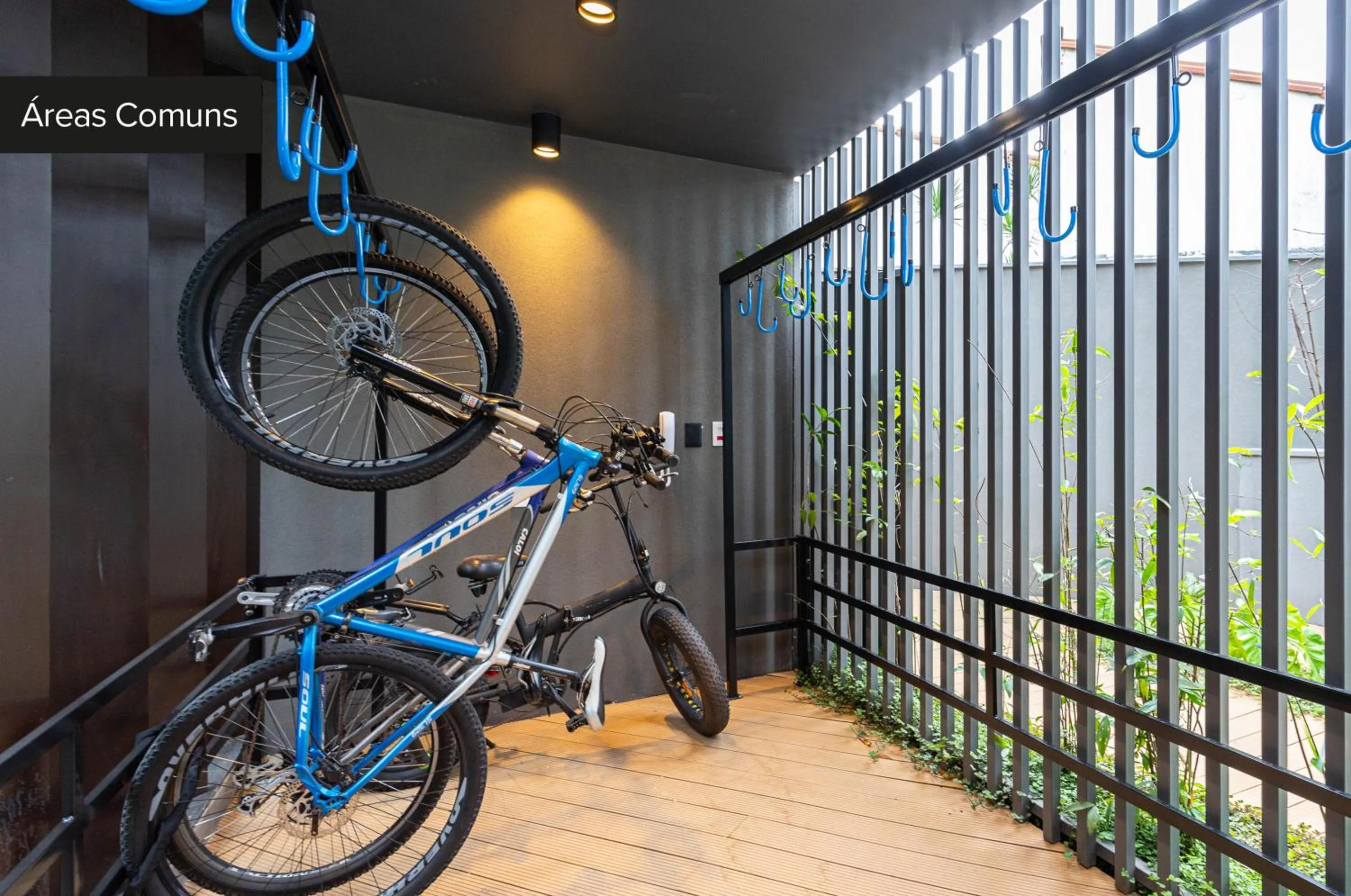 Cycling in Charlie Onze22 Vila Madalena