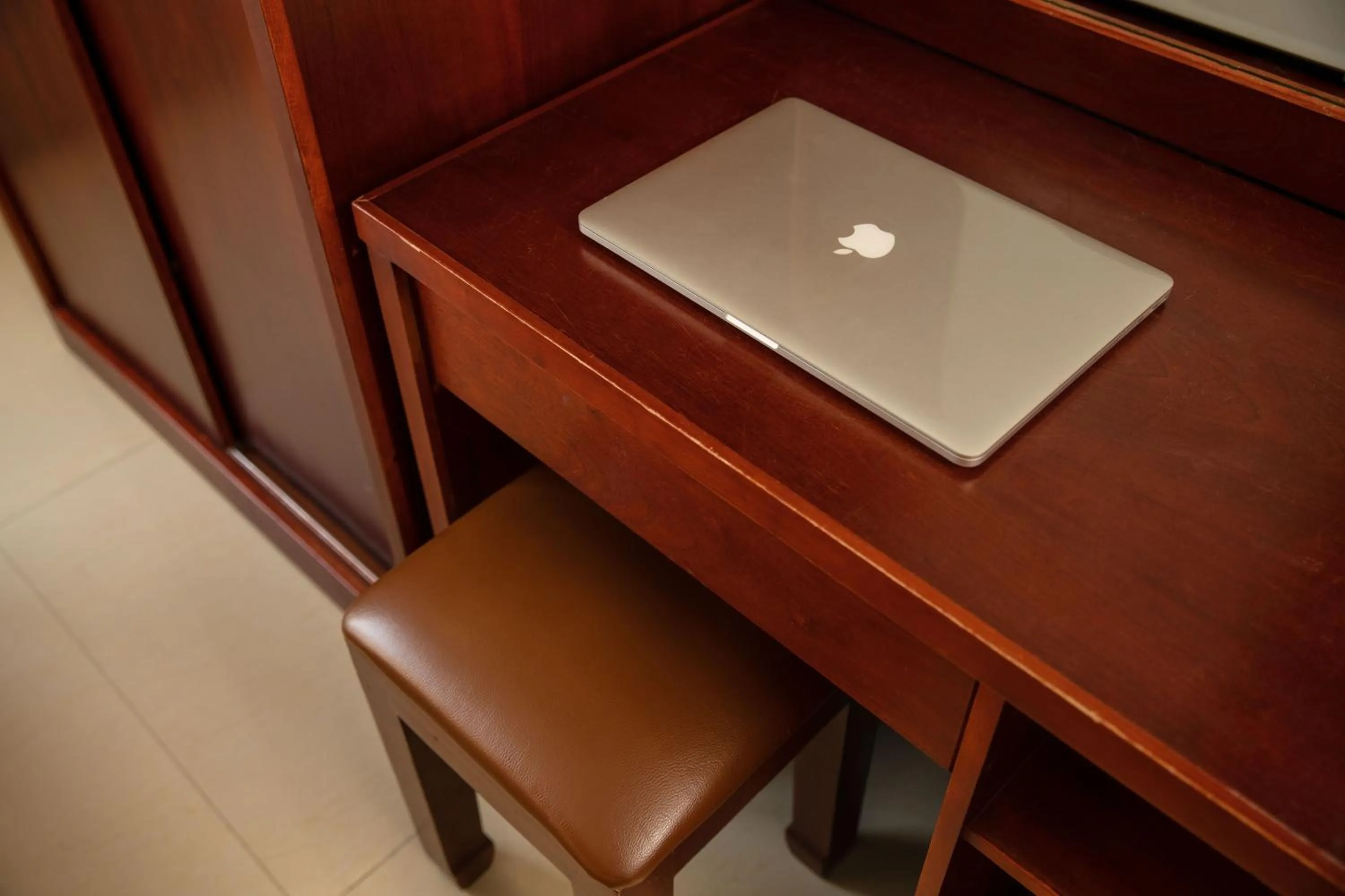 TV and multimedia in Valencia Da Nang Beach Hotel