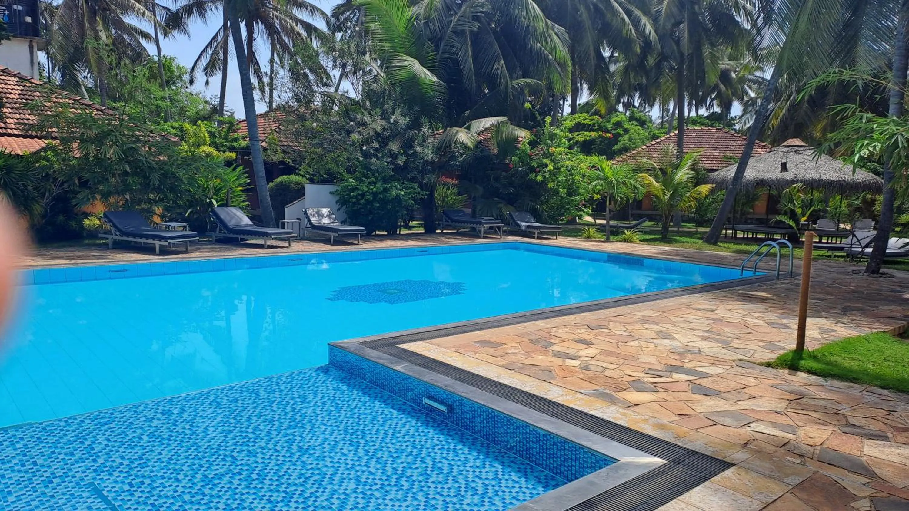 Swimming pool in Puetz Travels Beach Resort