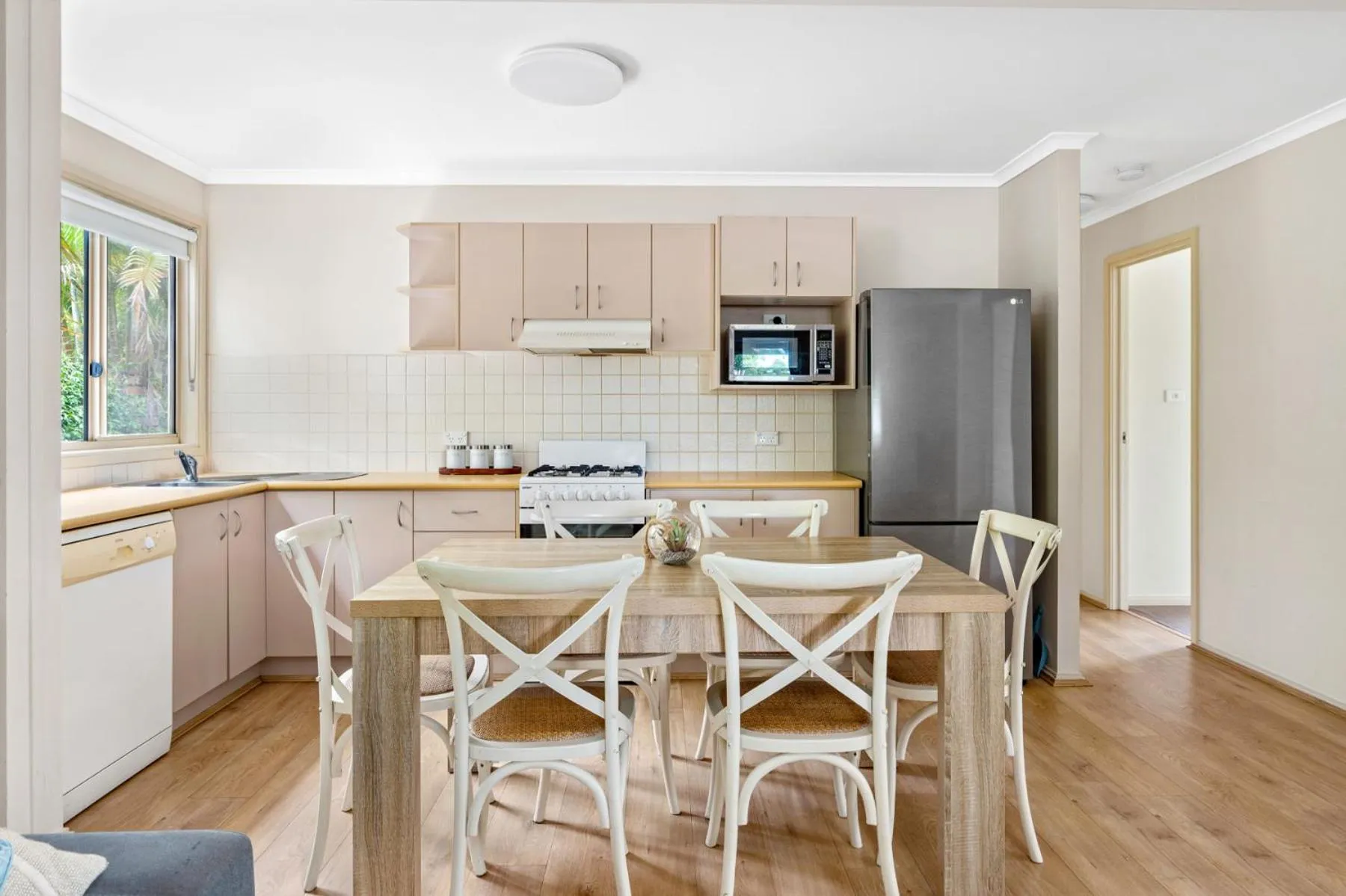 Kitchen or kitchenette in Koala Shores Holiday Park
