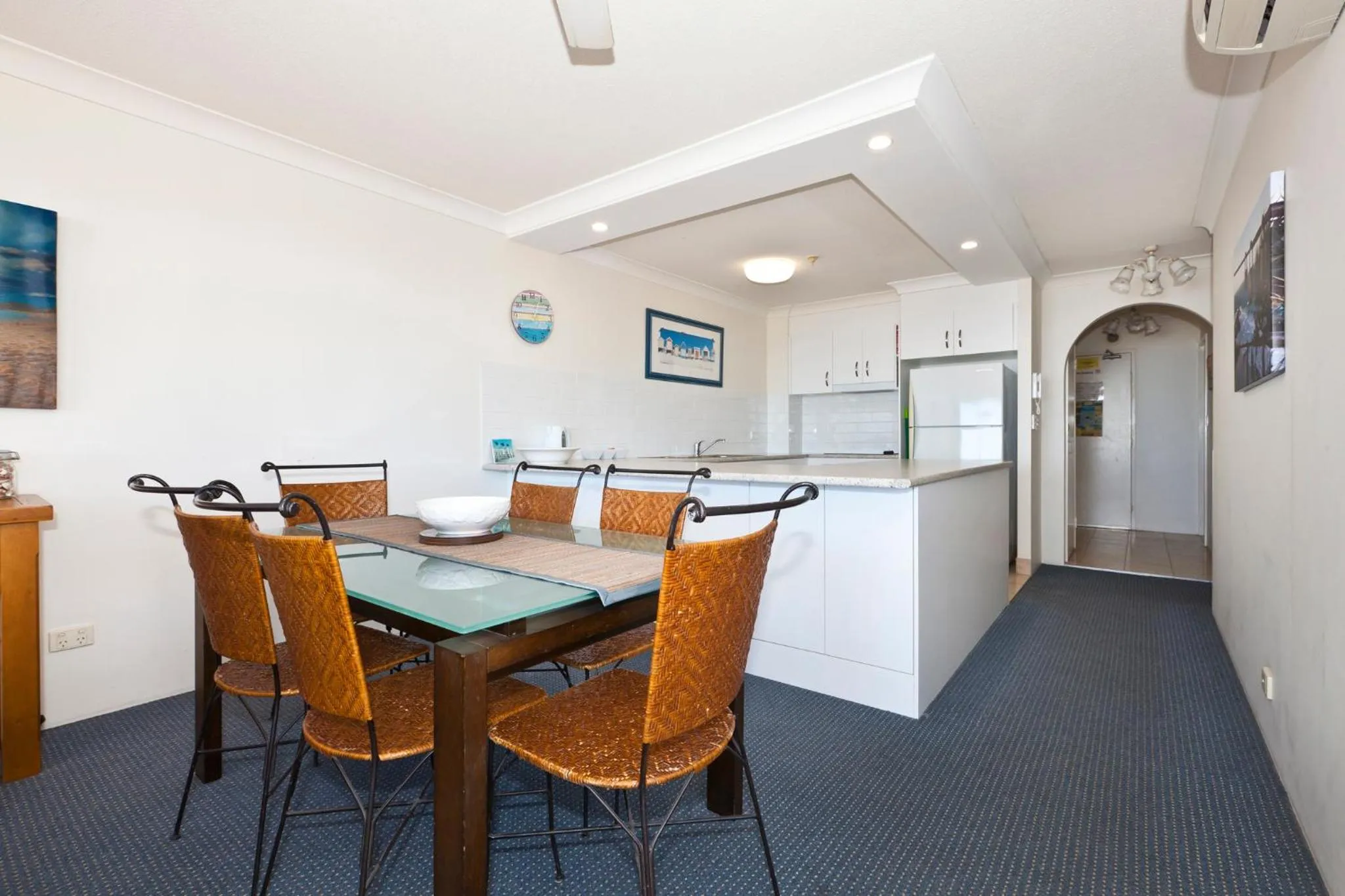 Coffee/tea facilities in Meridian Tower Kirra Beach