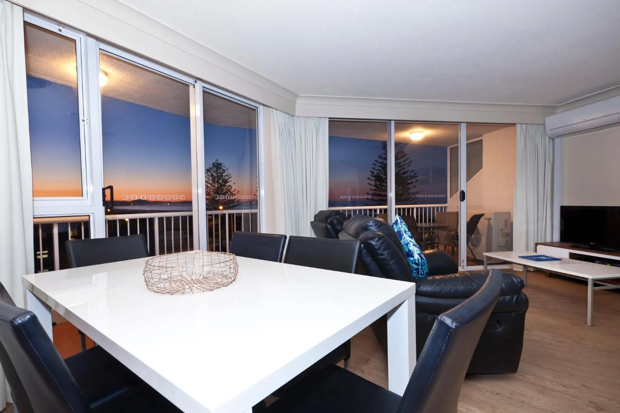 TV and multimedia in Meridian Tower Kirra Beach