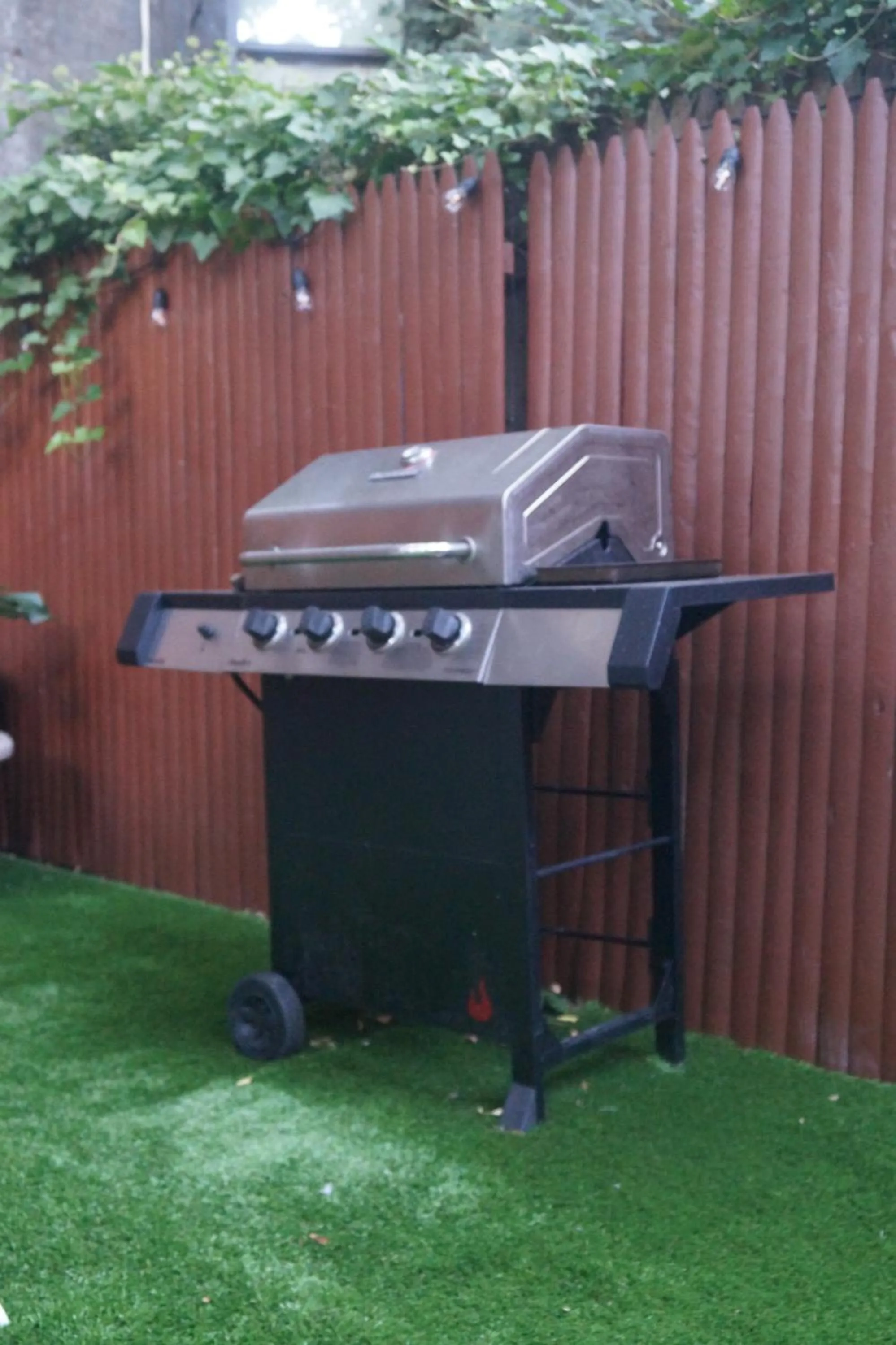 BBQ facilities in Macaw Guest House