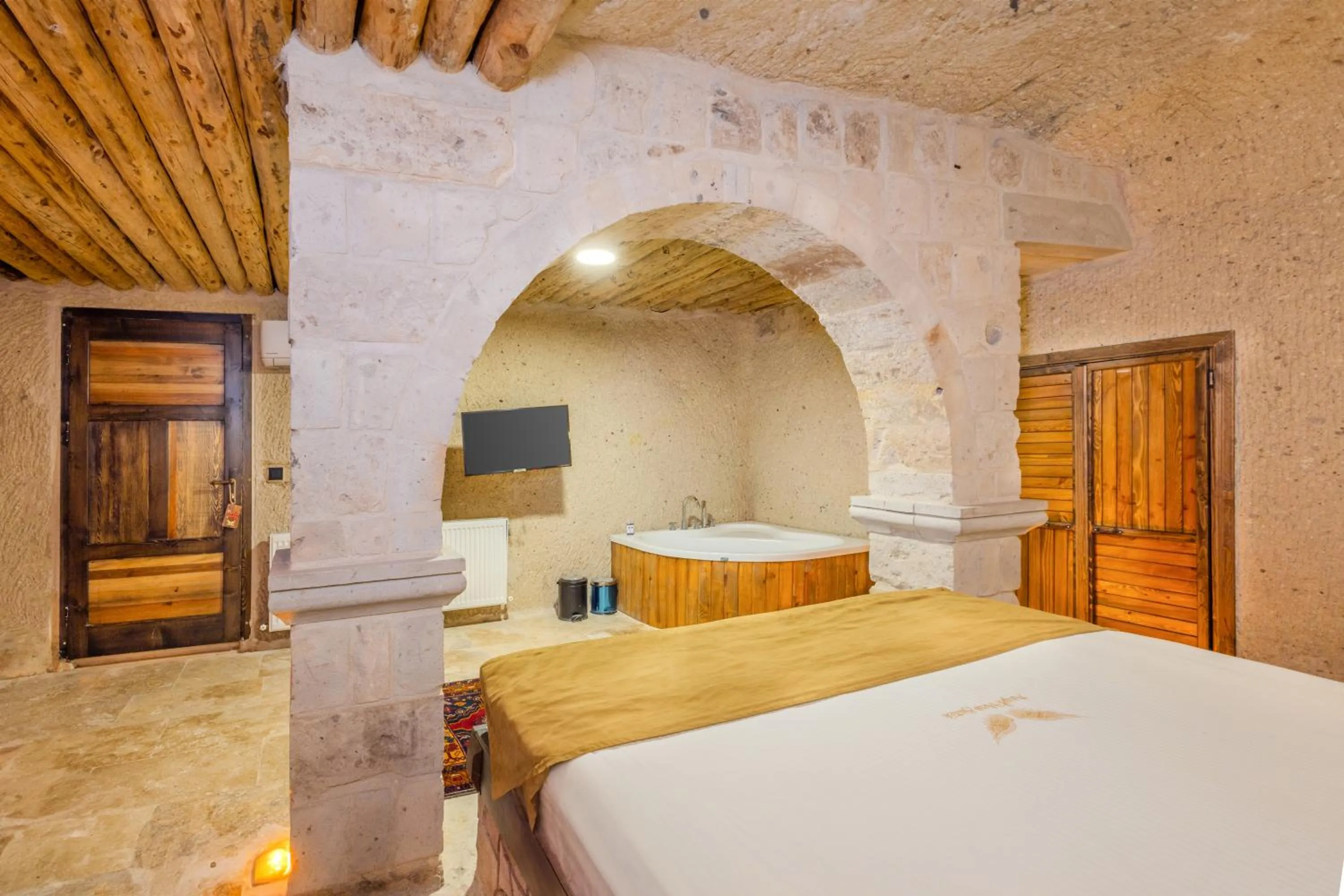 Photo of the whole room, Bed in Angel View Suites