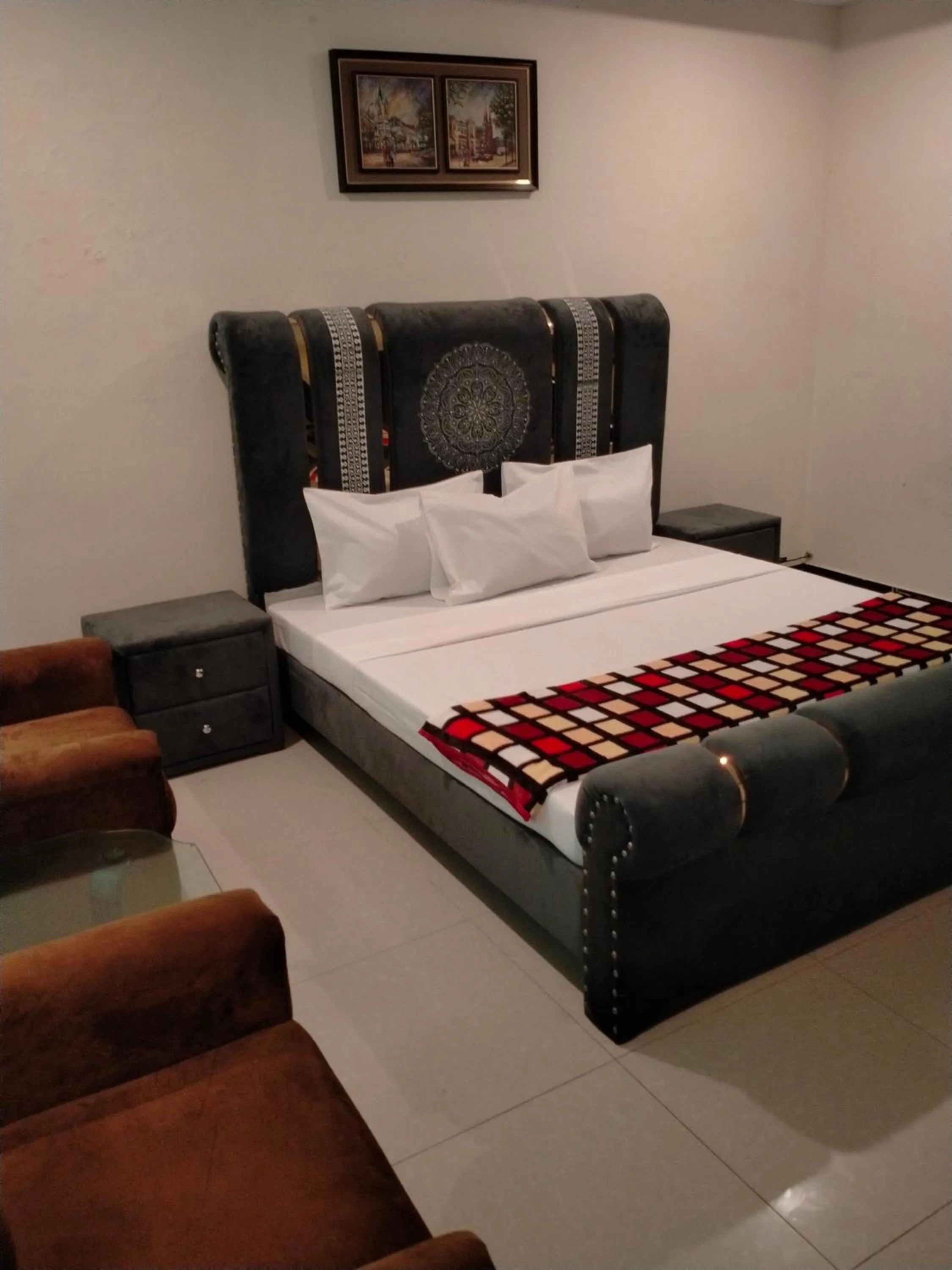 Bed in Peridot Vacation Inn, Bahria