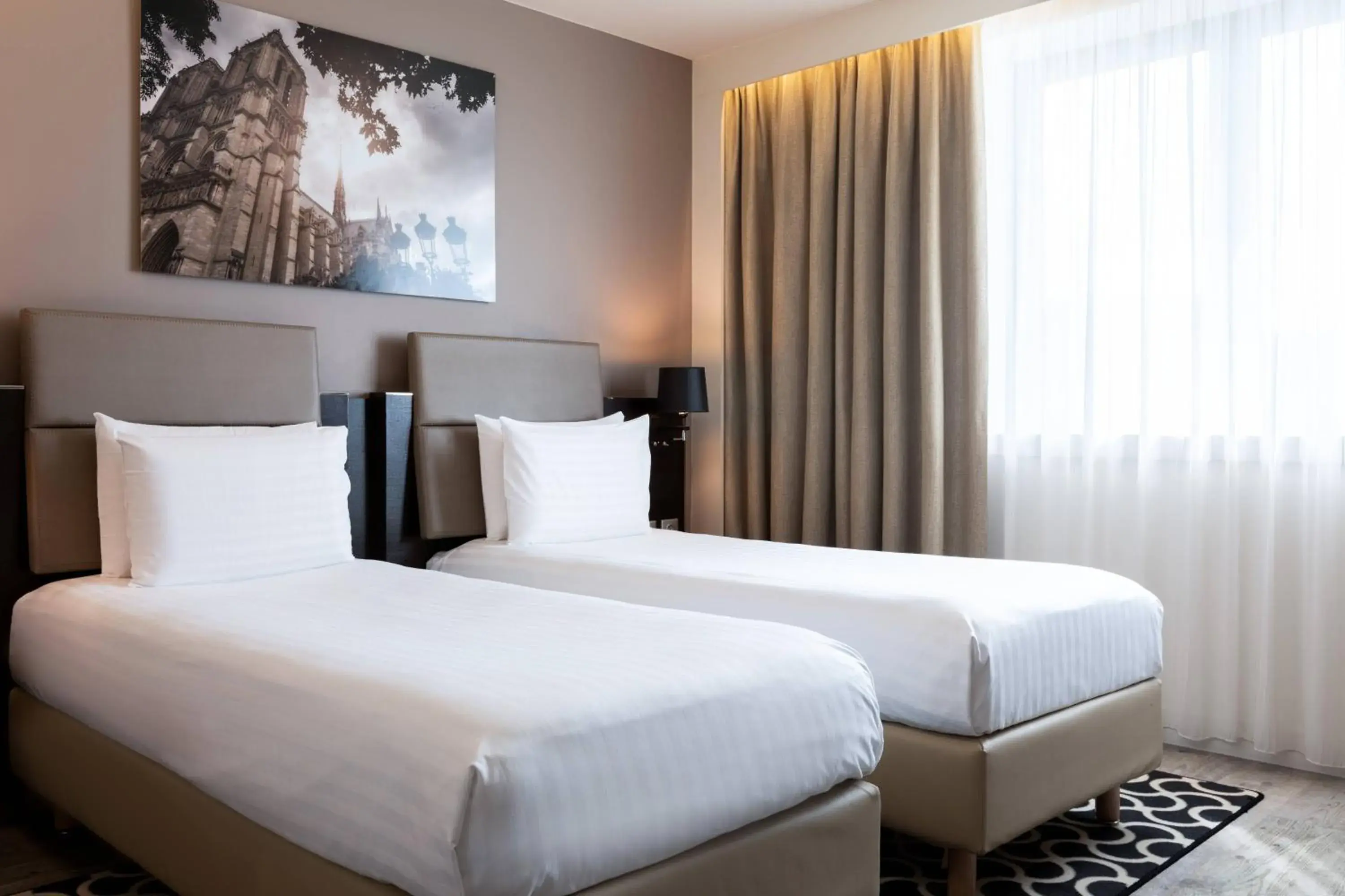 Classic Twin Room in AC Hotel Paris Porte Maillot by Marriott Classic Twin Room in AC Hotel Paris Porte Maillot by Marriott