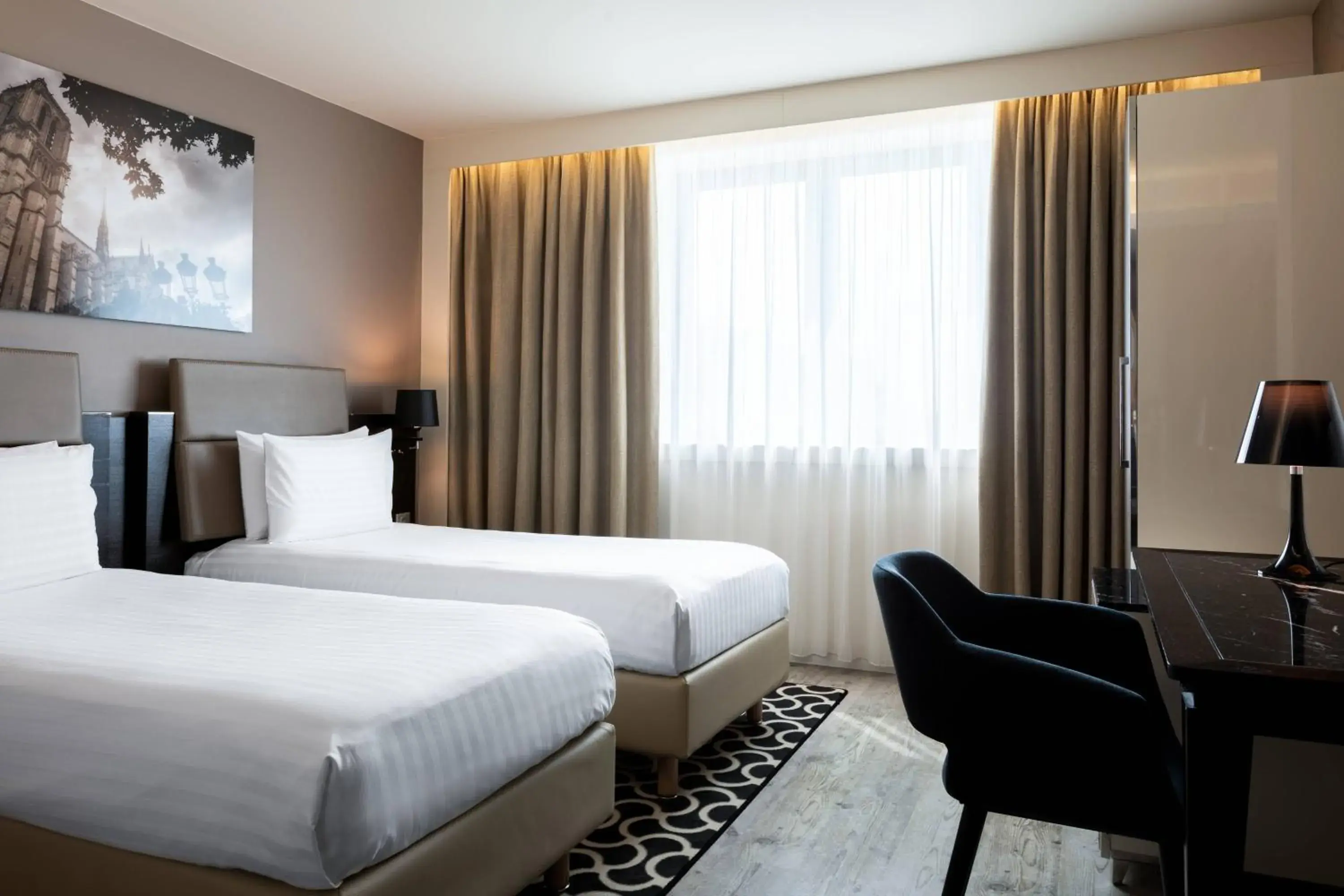 Superior Twin Room in AC Hotel Paris Porte Maillot by Marriott Superior Twin Room in AC Hotel Paris Porte Maillot by Marriott