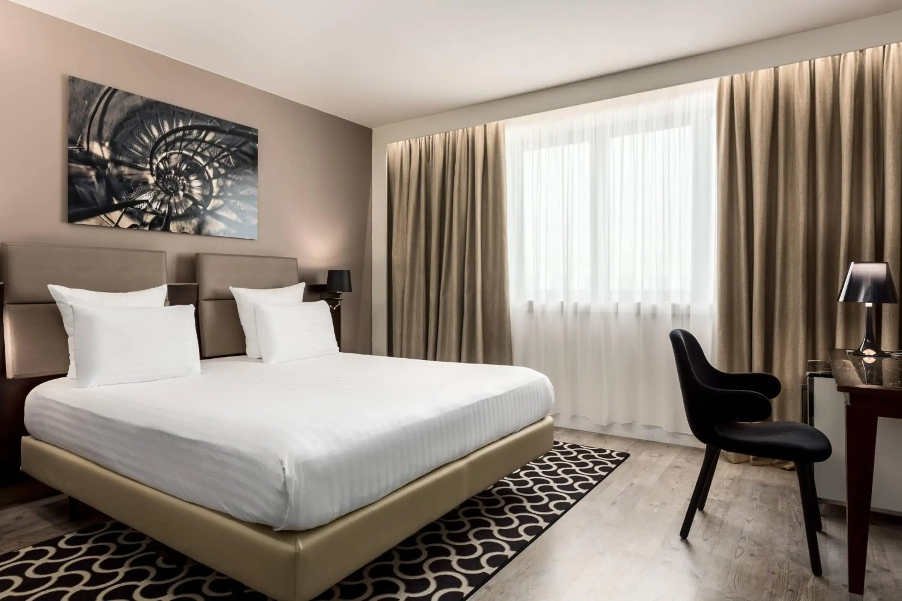 Classic King Room in AC Hotel Paris Porte Maillot by Marriott Classic King Room in AC Hotel Paris Porte Maillot by Marriott