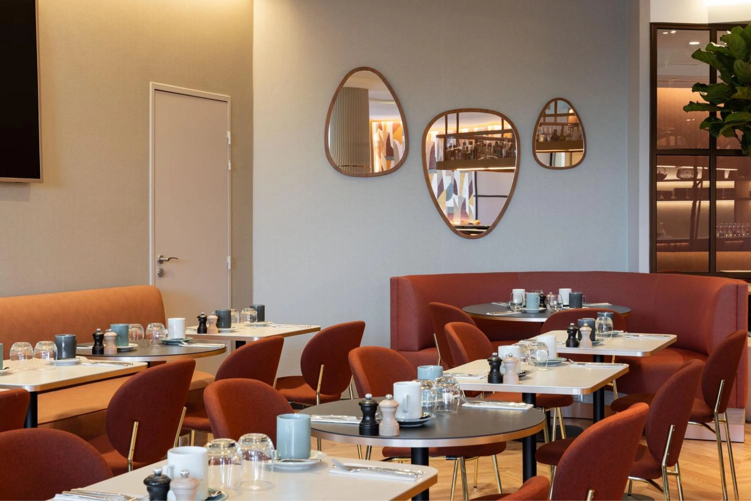 Restaurant/places to eat in AC Hotel Paris Porte Maillot by Marriott