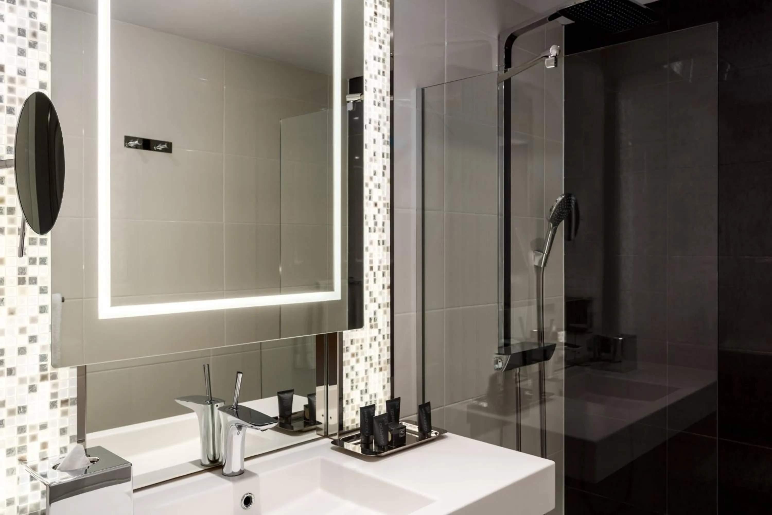 Bathroom in AC Hotel Paris Porte Maillot by Marriott