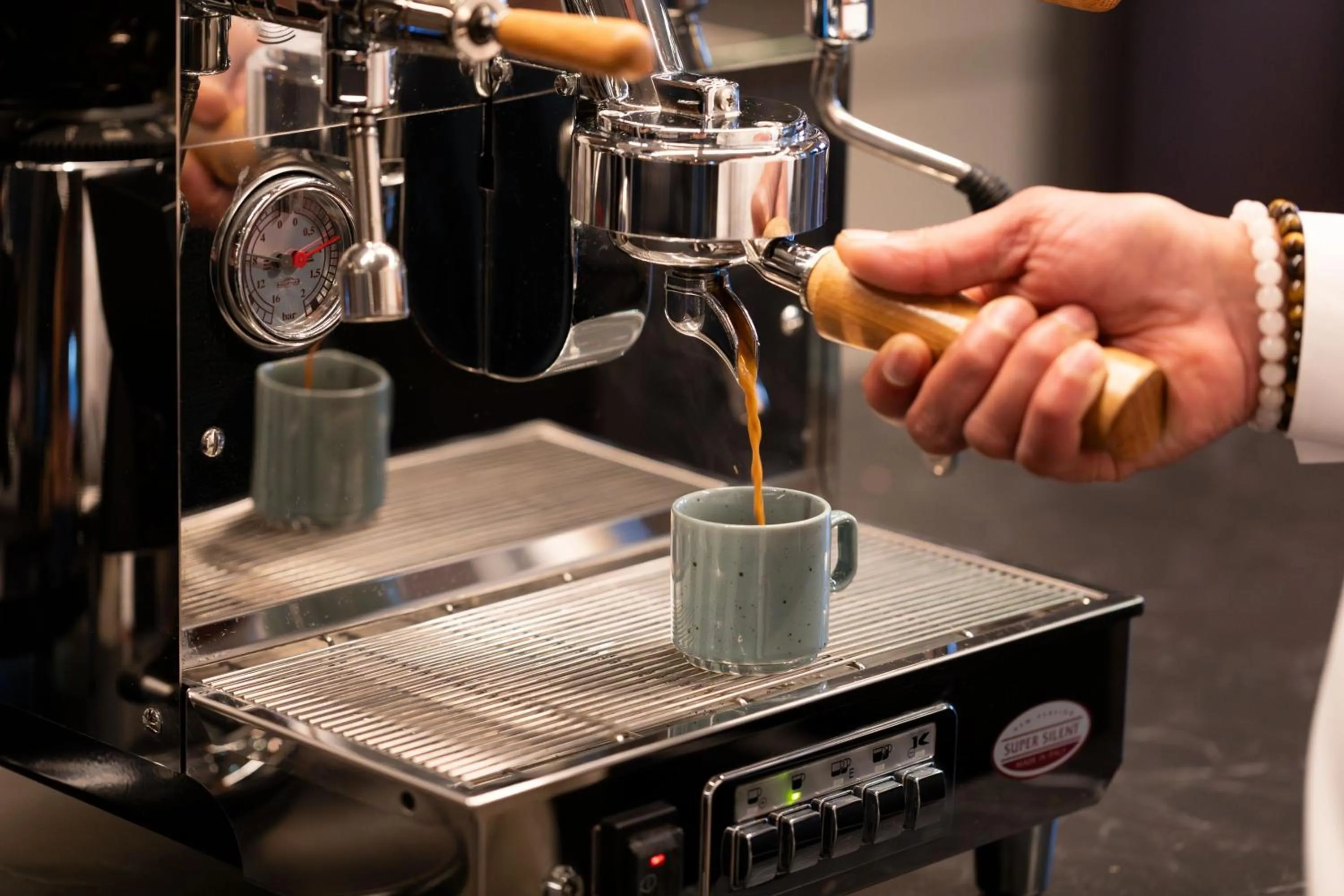 Restaurant/places to eat in AC Hotel Paris Porte Maillot by Marriott