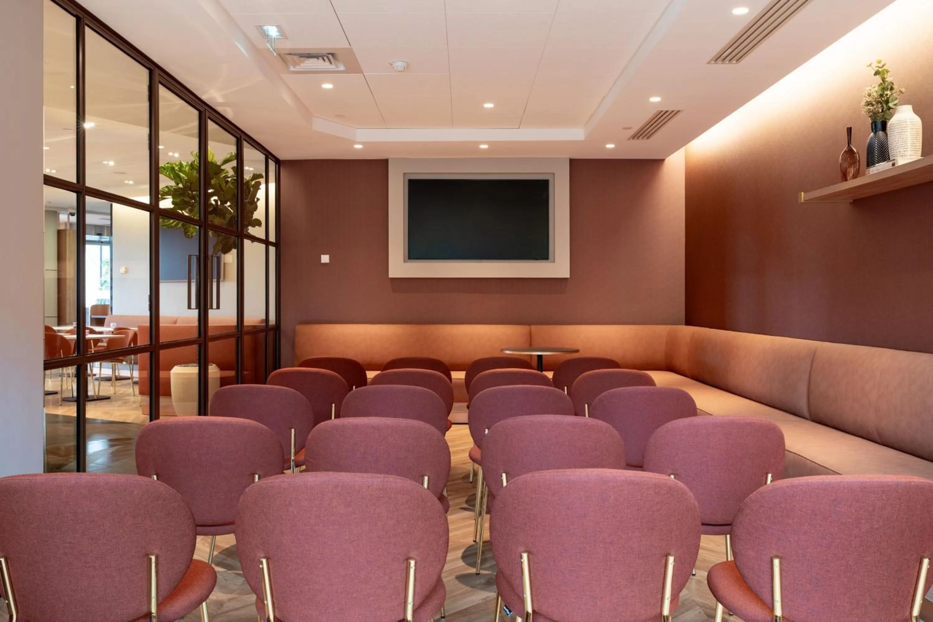 Meeting/conference room in AC Hotel Paris Porte Maillot by Marriott