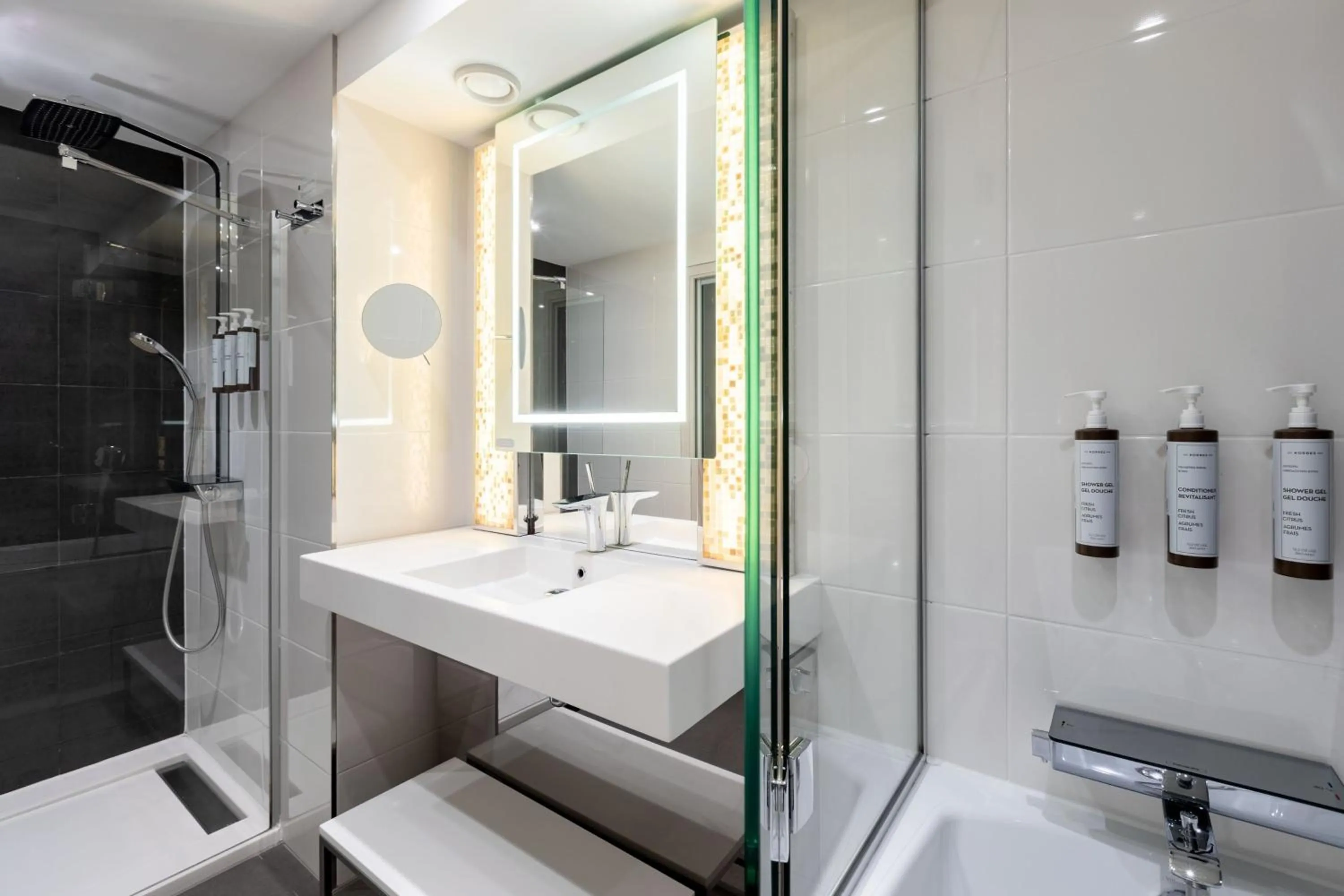 Bathroom in AC Hotel Paris Porte Maillot by Marriott