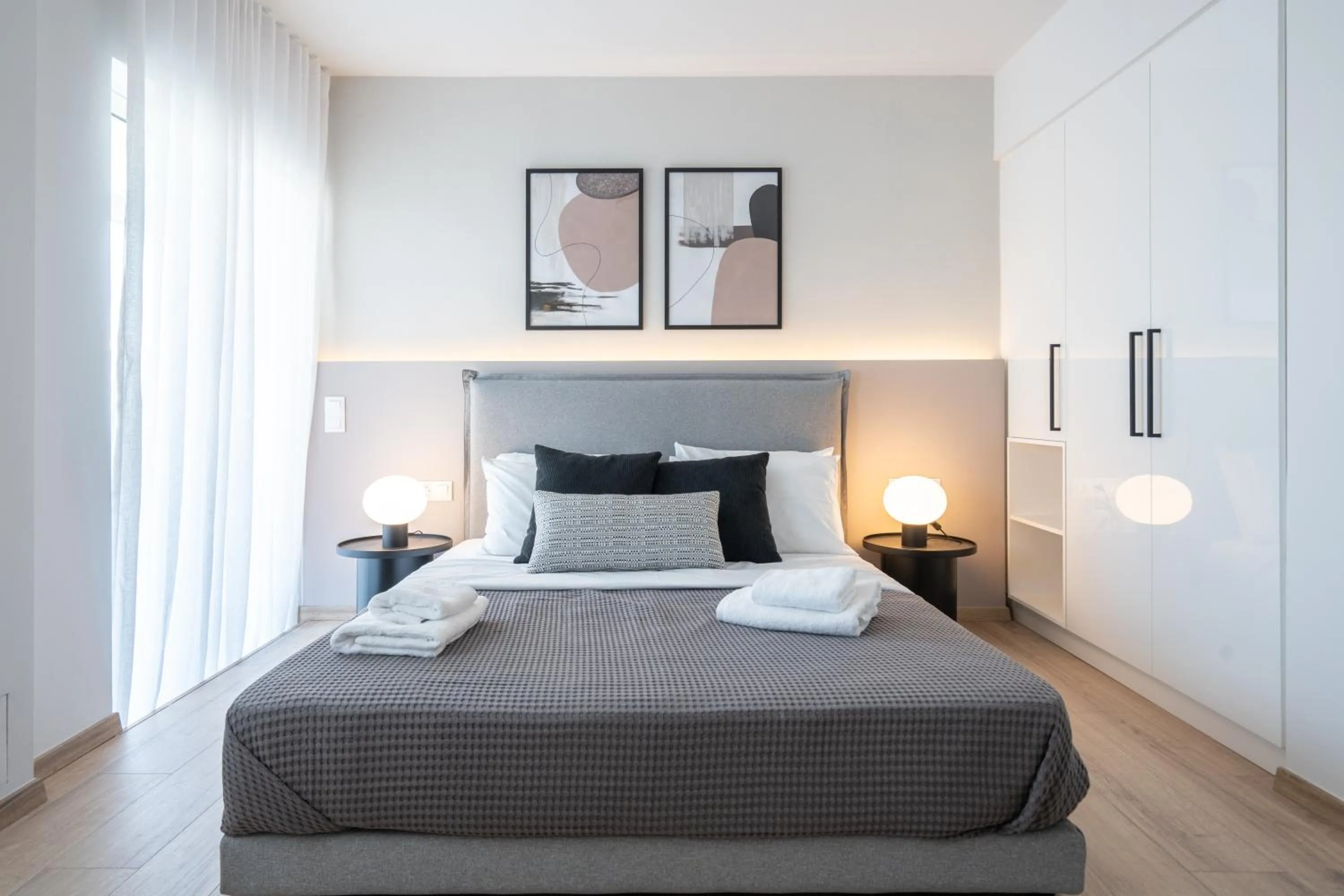 Luxury 4 Bedrooms Apartment Near Flisvos Marina