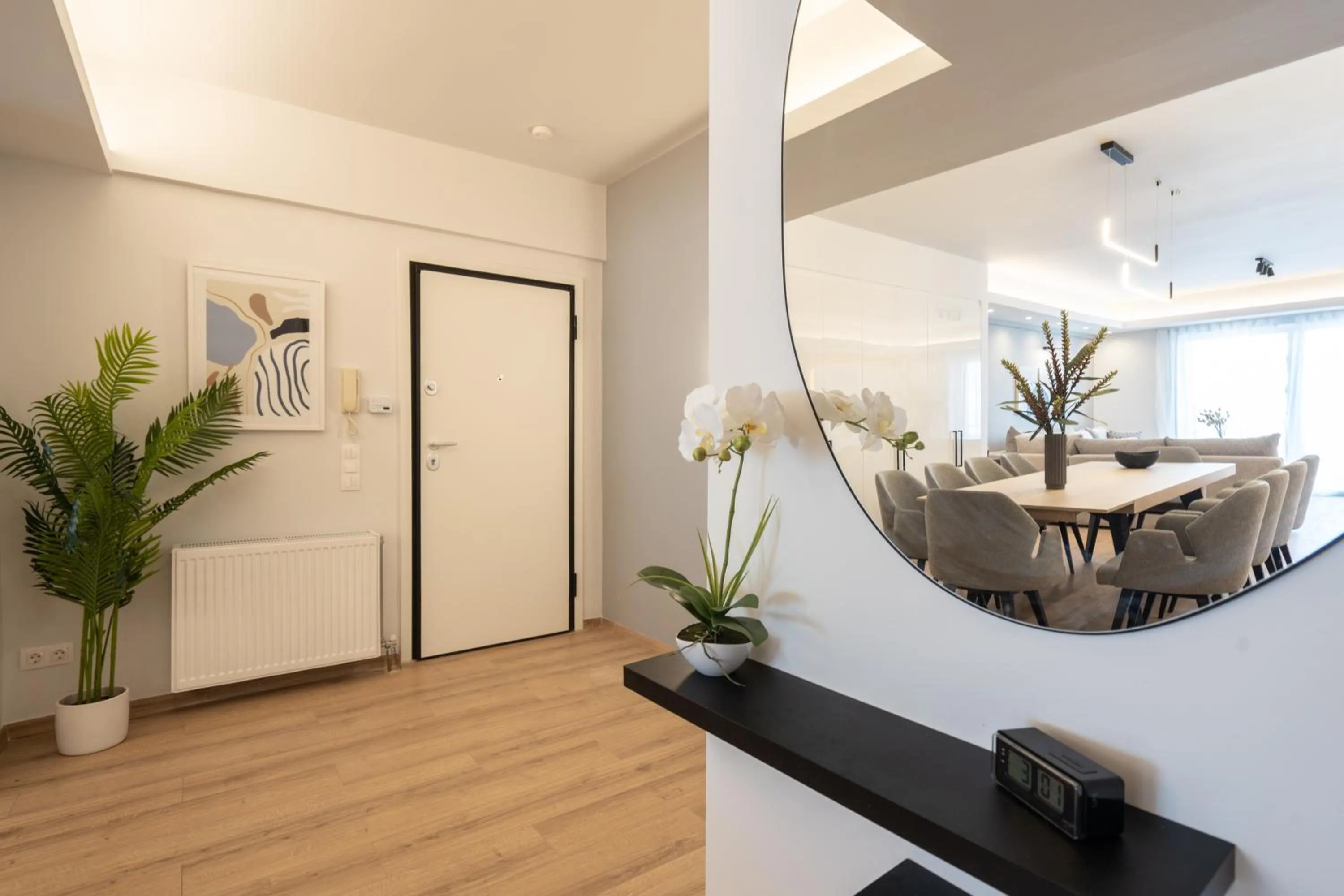 Luxury 4 Bedrooms Apartment Near Flisvos Marina