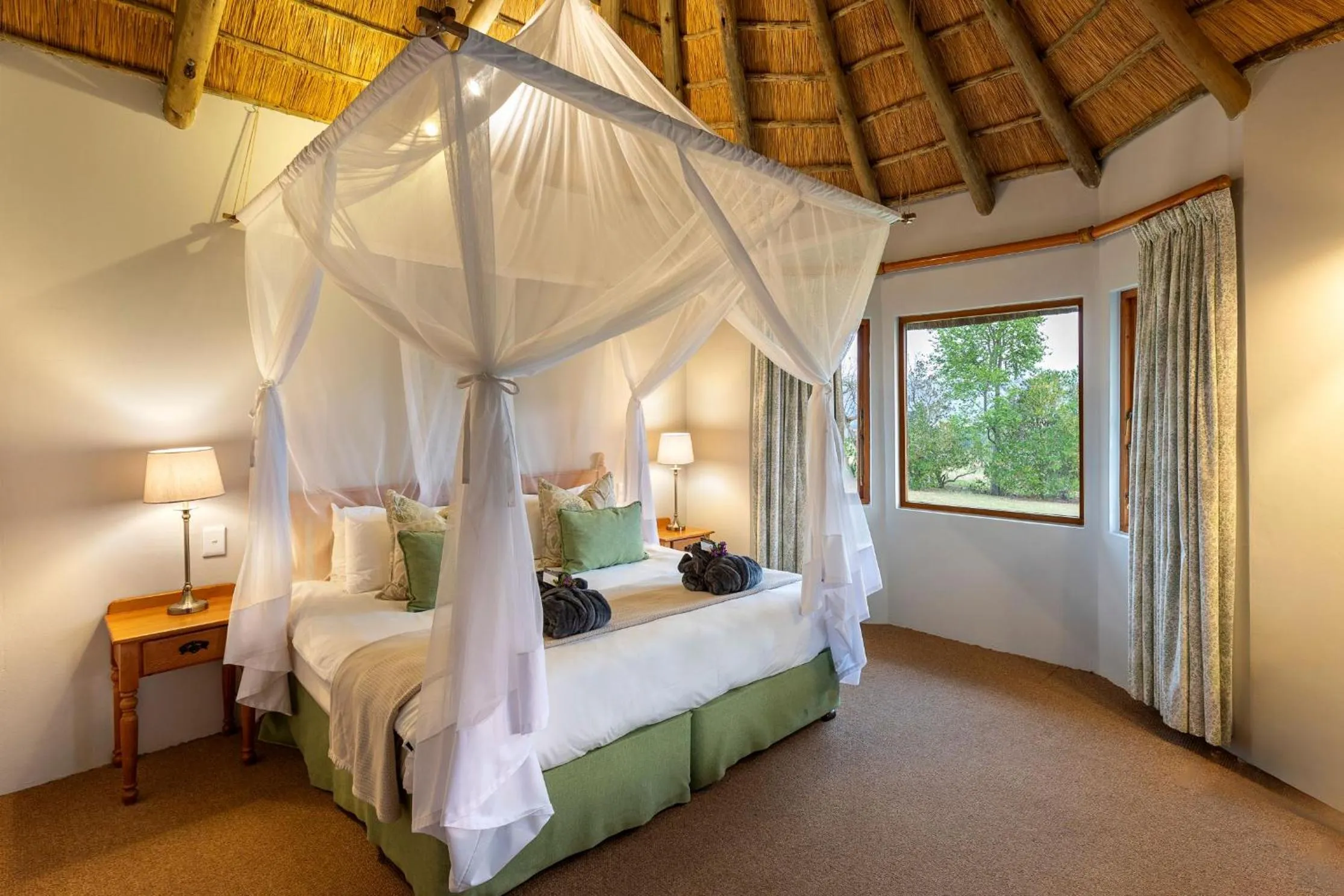 Bedroom, Bed in Montusi Mountain Lodge