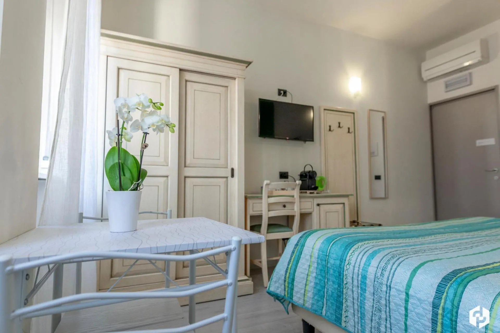 Bedroom, Bed in Daydreaming House