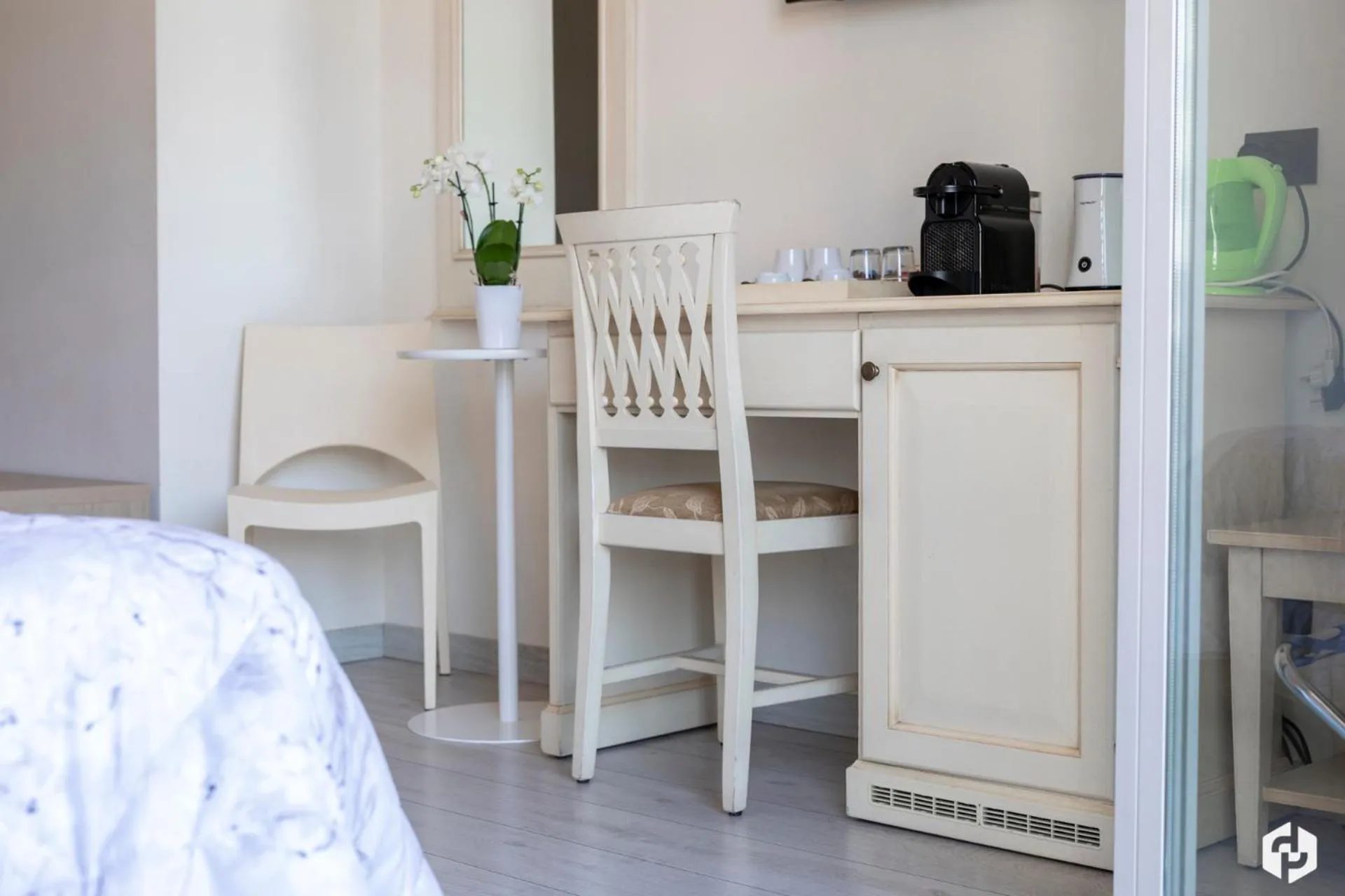 Coffee/tea facilities in Daydreaming House