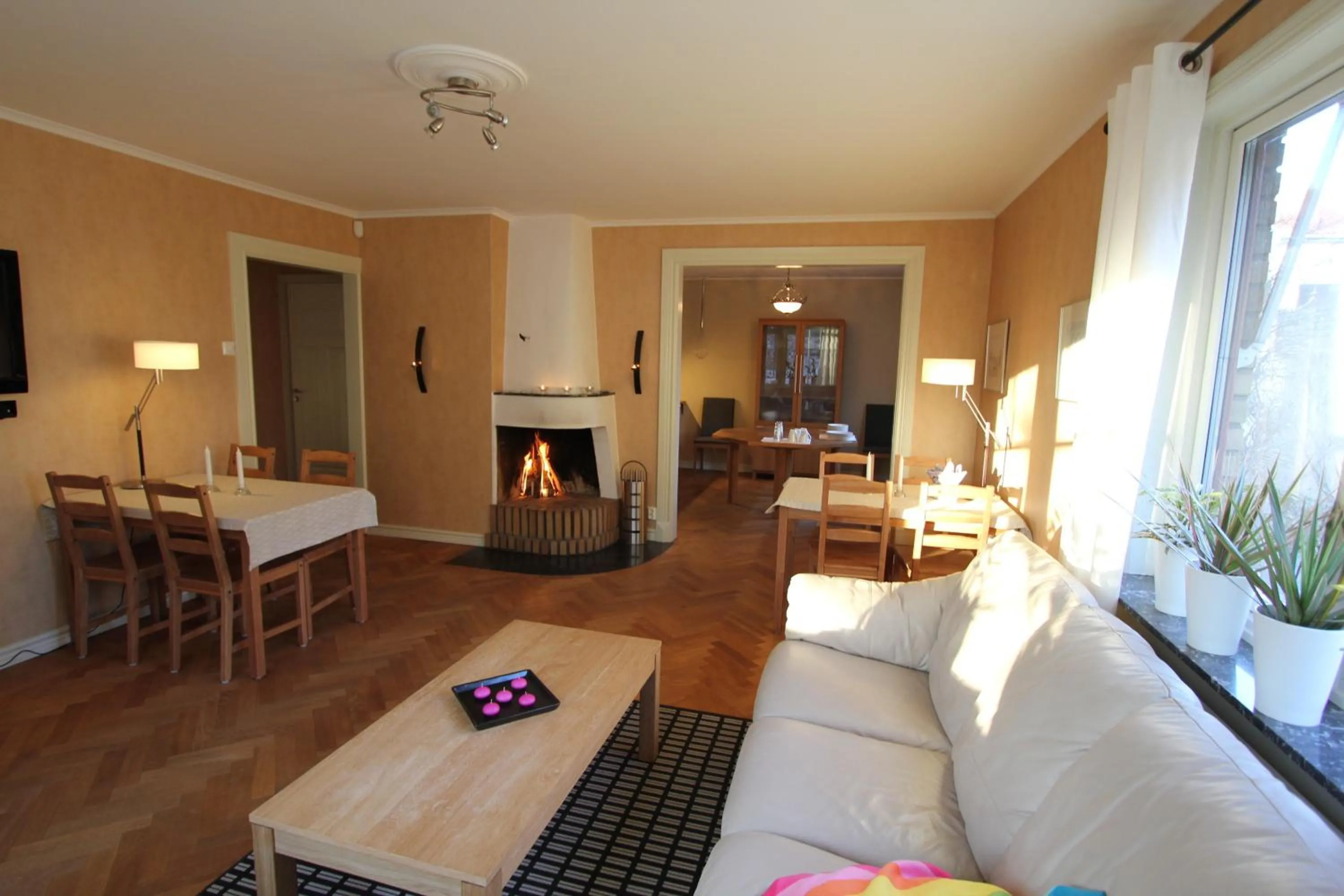 Restaurant/places to eat in At Home Bed & Breakfast