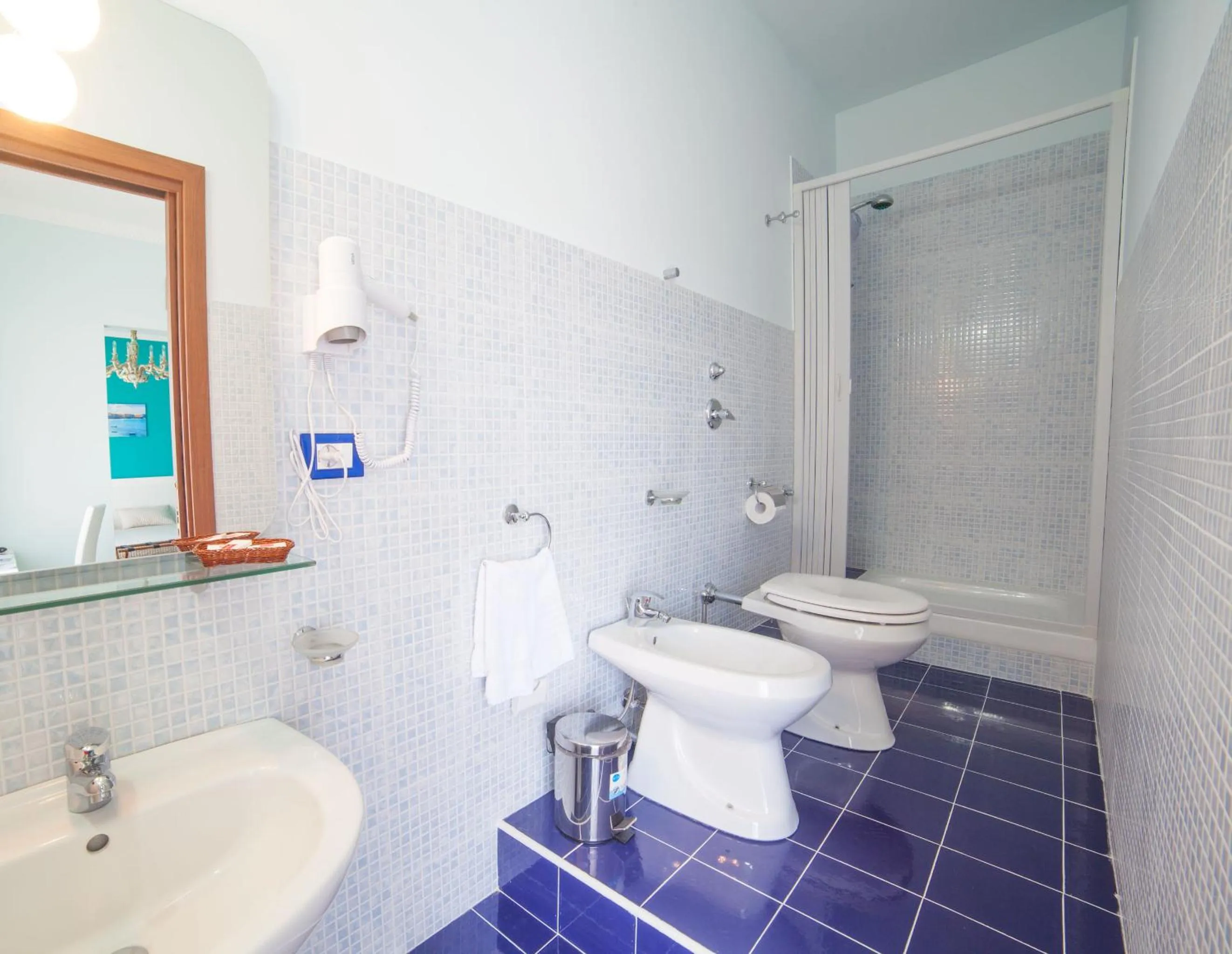 Shower in B&B Trapani In