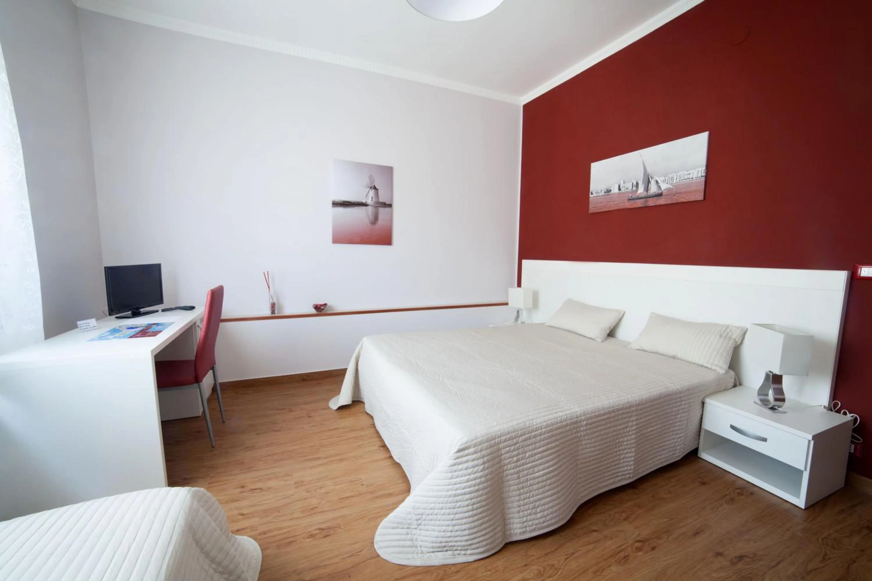 Photo of the whole room in B&B Trapani In