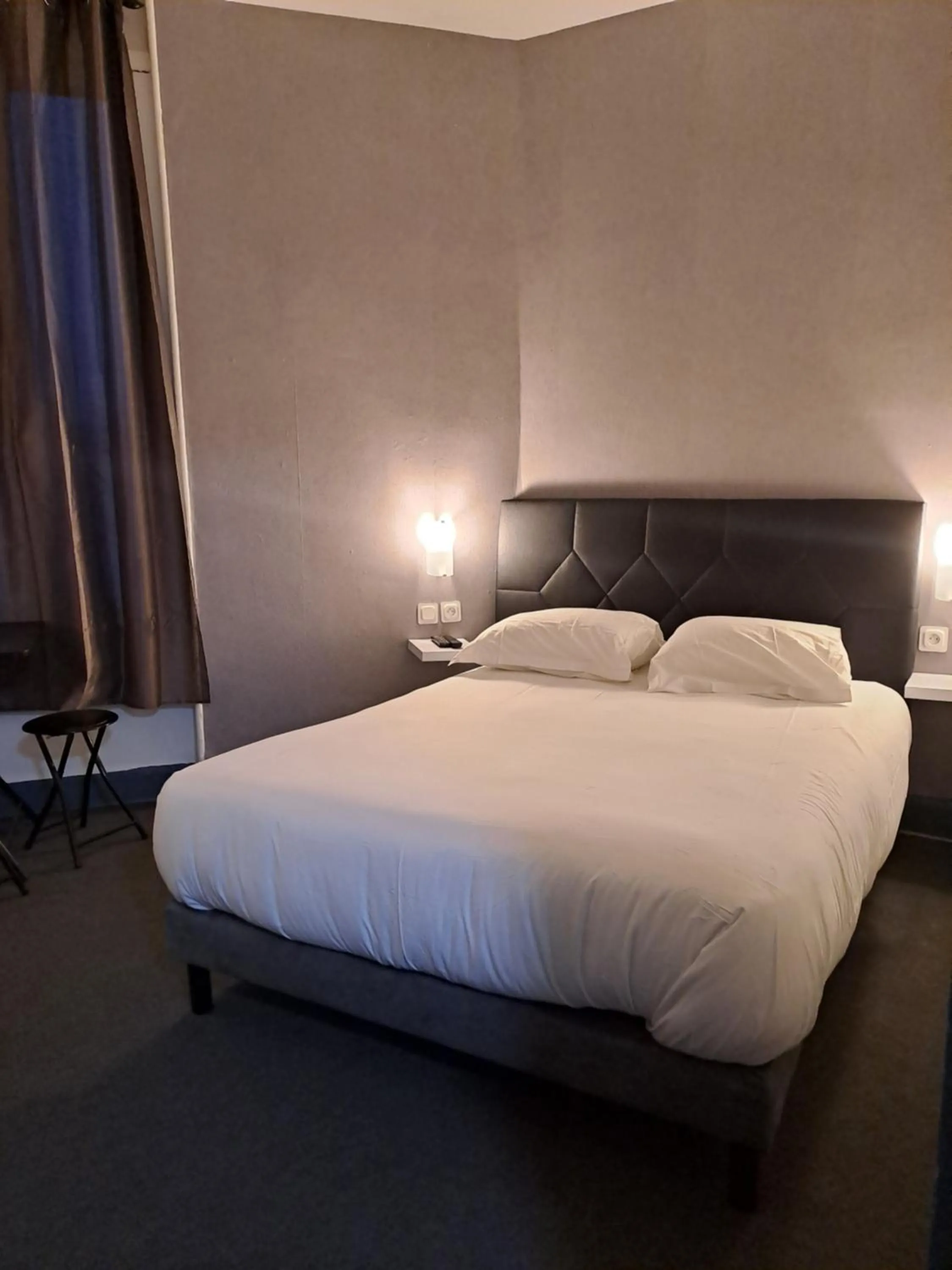 Bed in hôtel le Celtic Montluçon