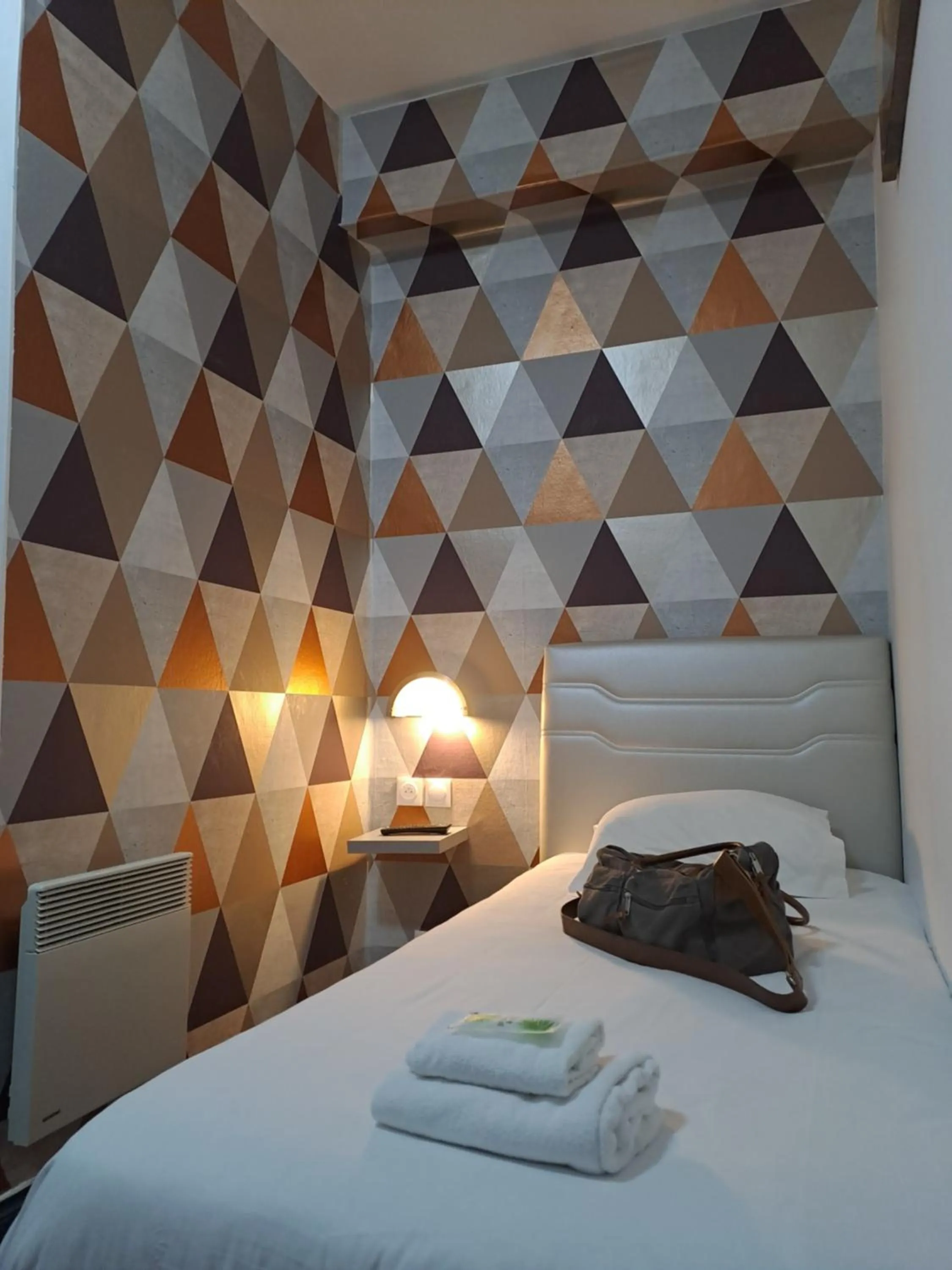 Bed in hôtel le Celtic Montluçon