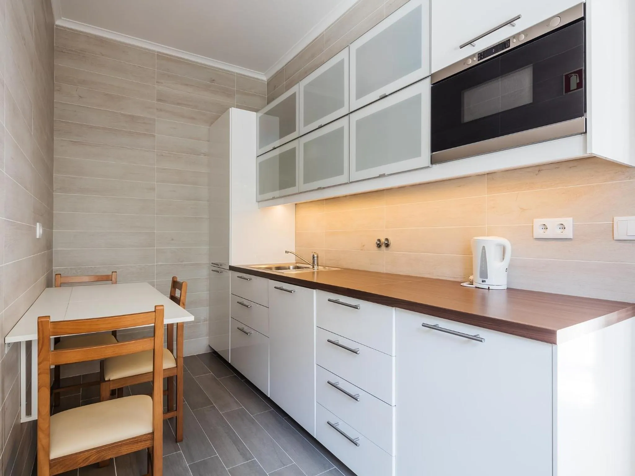 Kitchen or kitchenette in Vila Garden Guesthouse