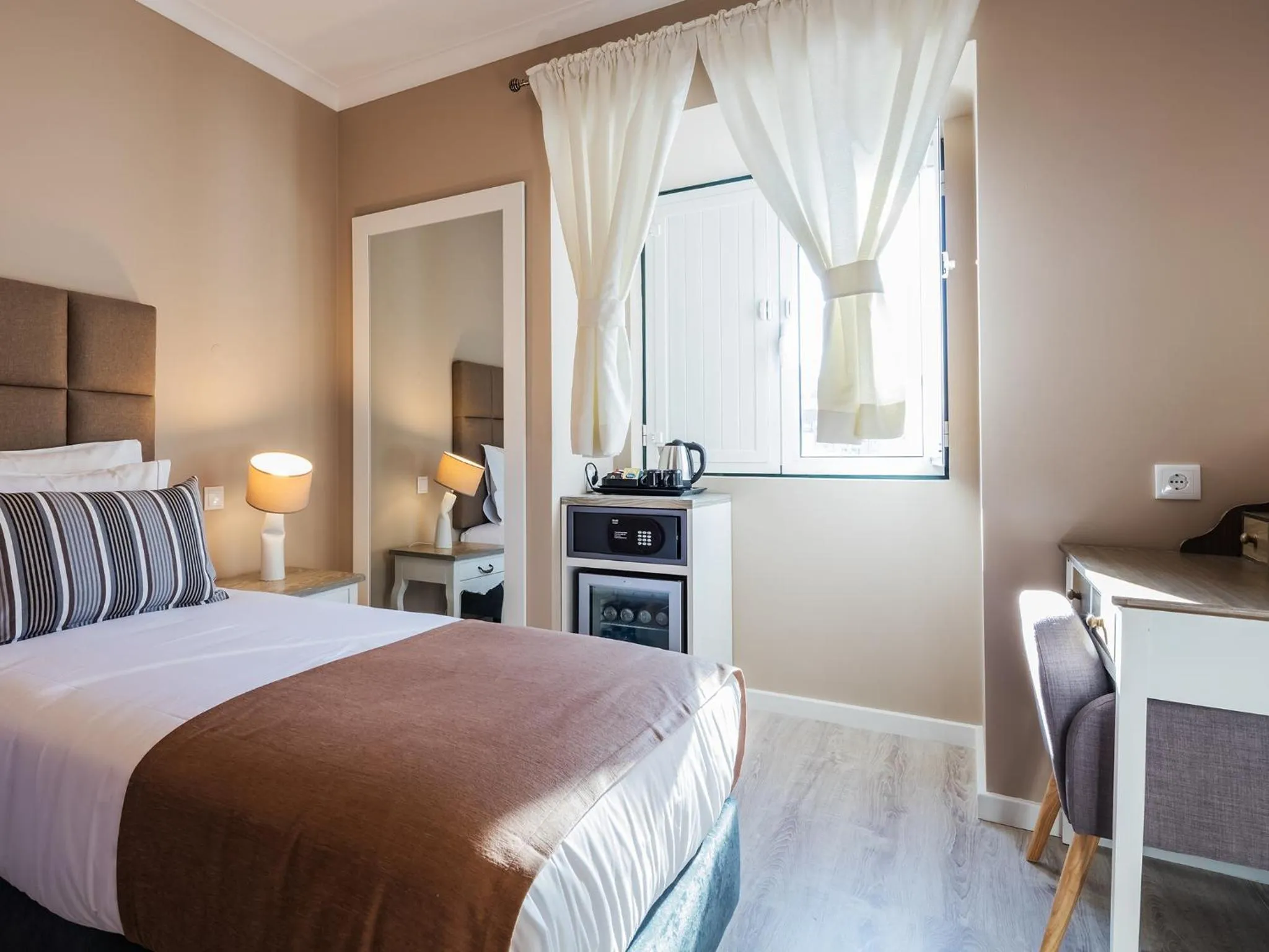 Coffee/tea facilities, Bed in Vila Garden Guesthouse