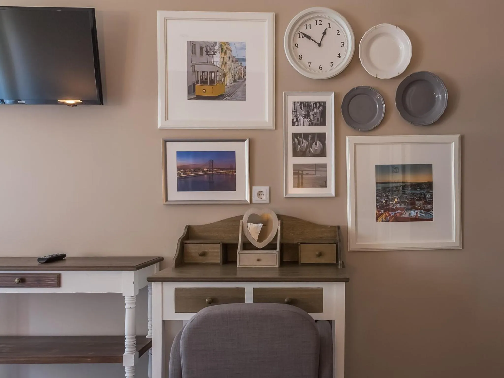 TV and multimedia in Vila Garden Guesthouse