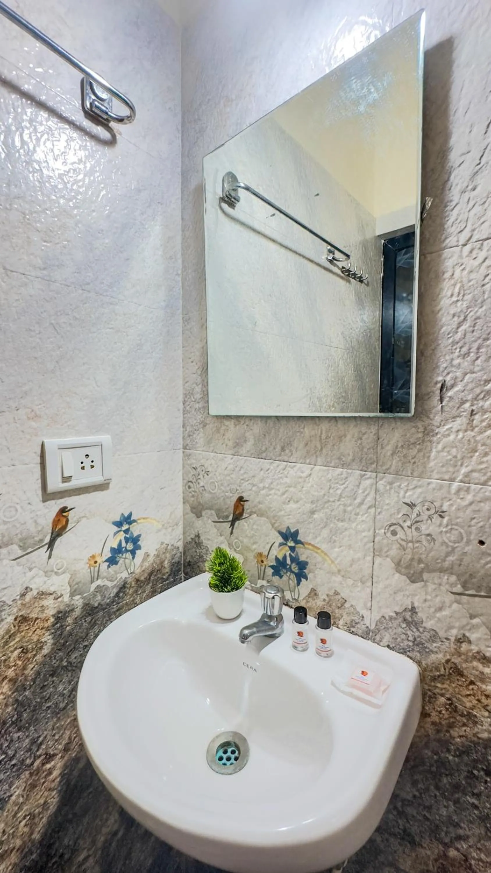 Bathroom in Hotel Leela Inn Candolim