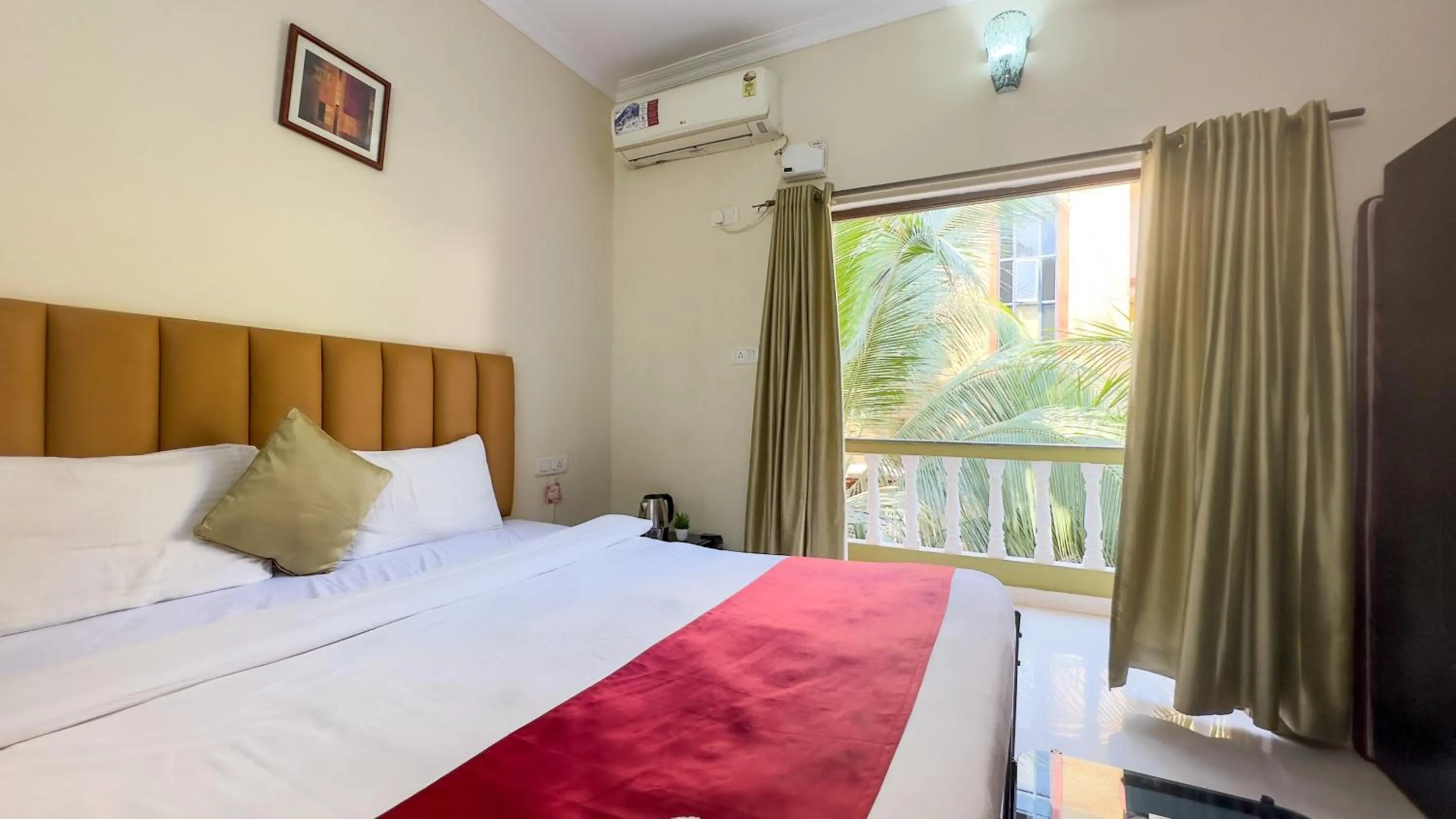 Bed in Hotel Leela Inn Candolim