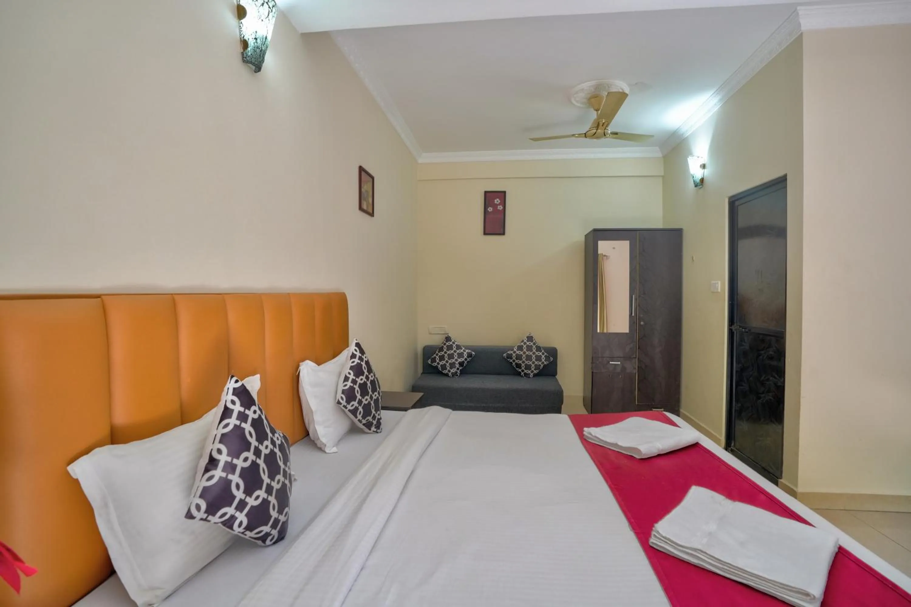 Bed in Hotel Leela Inn Candolim