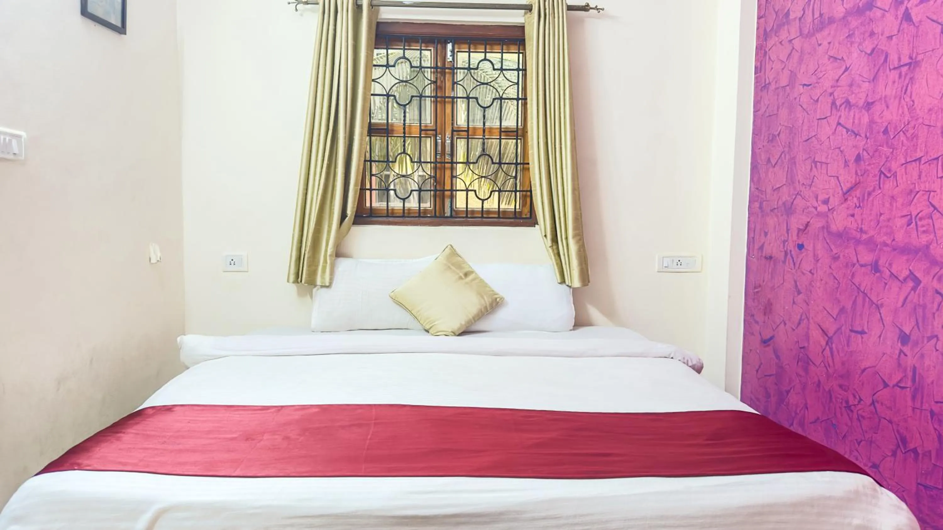 Bed in Hotel Leela Inn Candolim