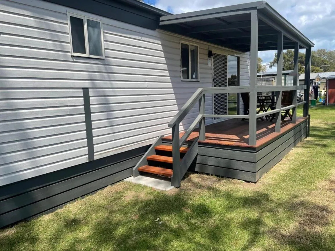 Superior Ocean View 2 Bedroom Cabin in Dylene Holiday Park