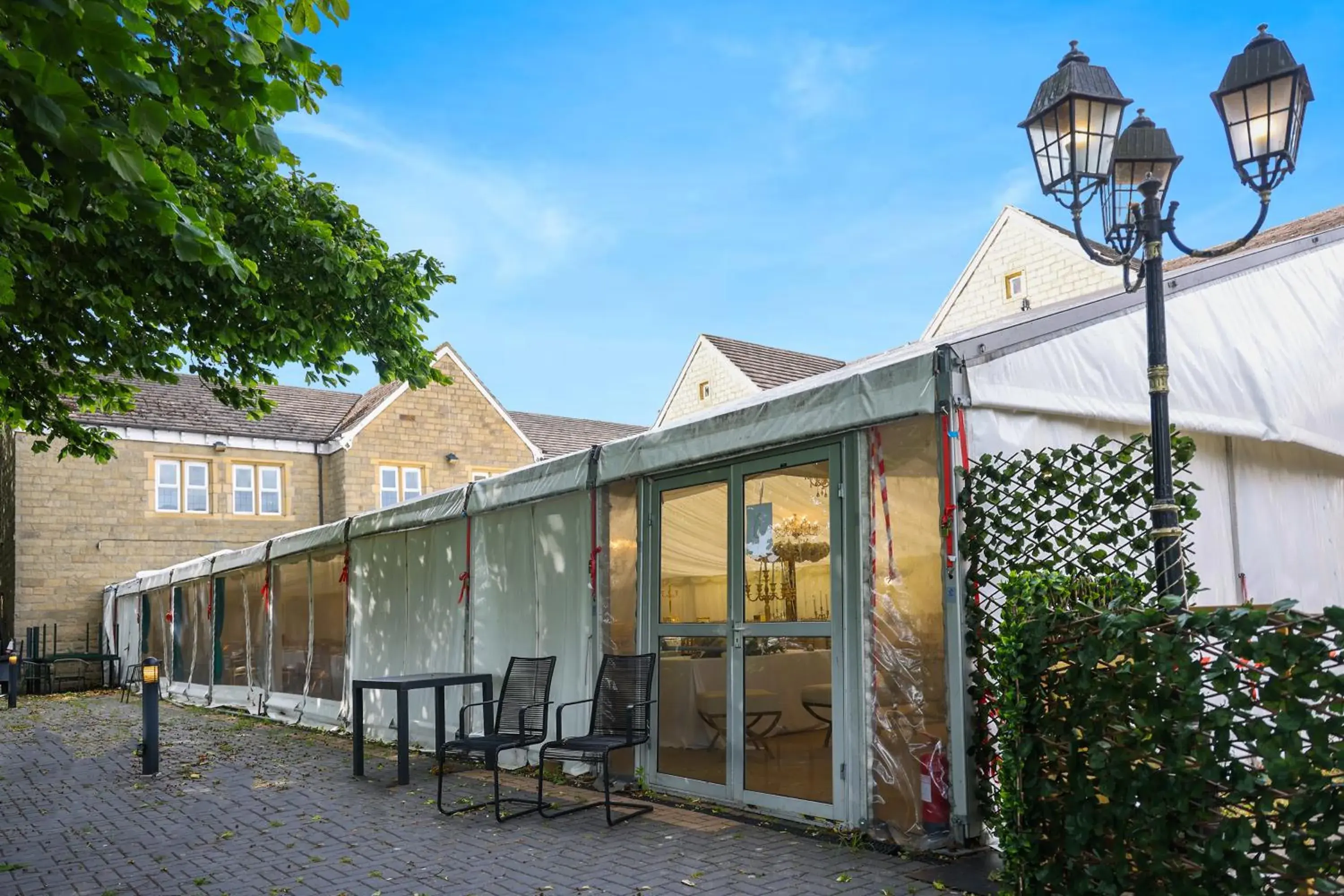 Property building in OYO Tong Park Hotel Property building in OYO Tong Park Hotel