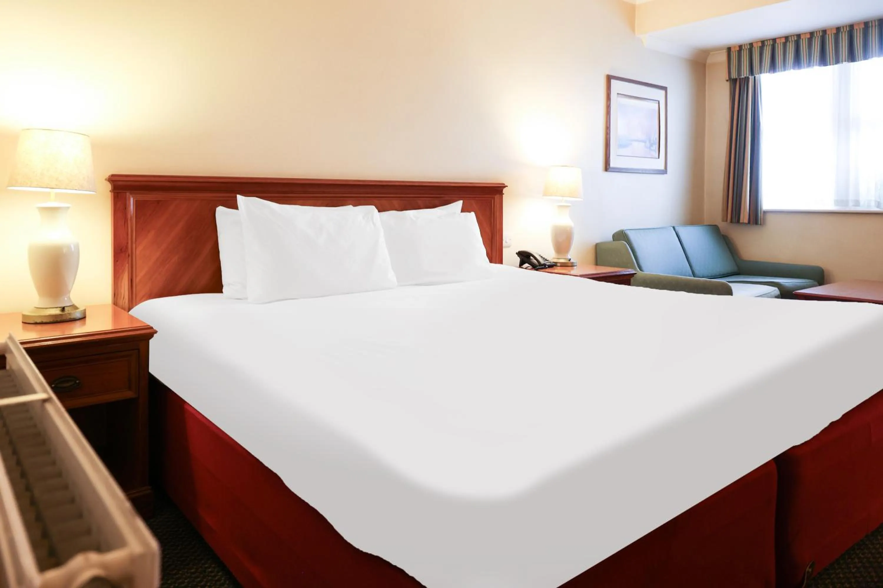 Bedroom, Bed in OYO Tong Park Hotel