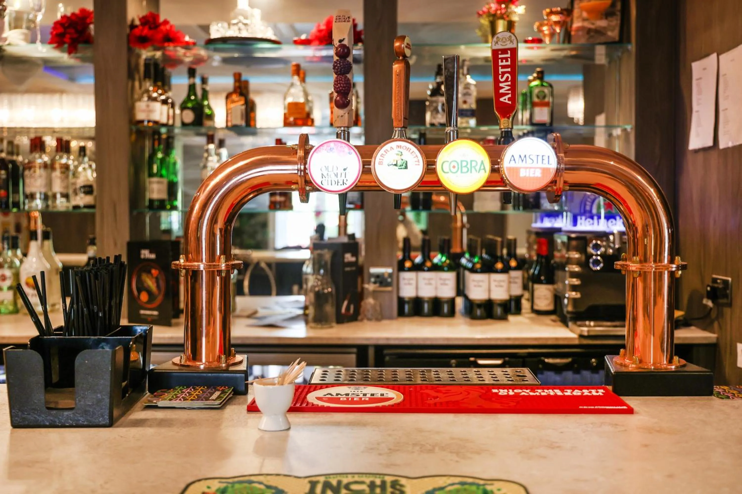 Lounge or bar in OYO Tong Park Hotel