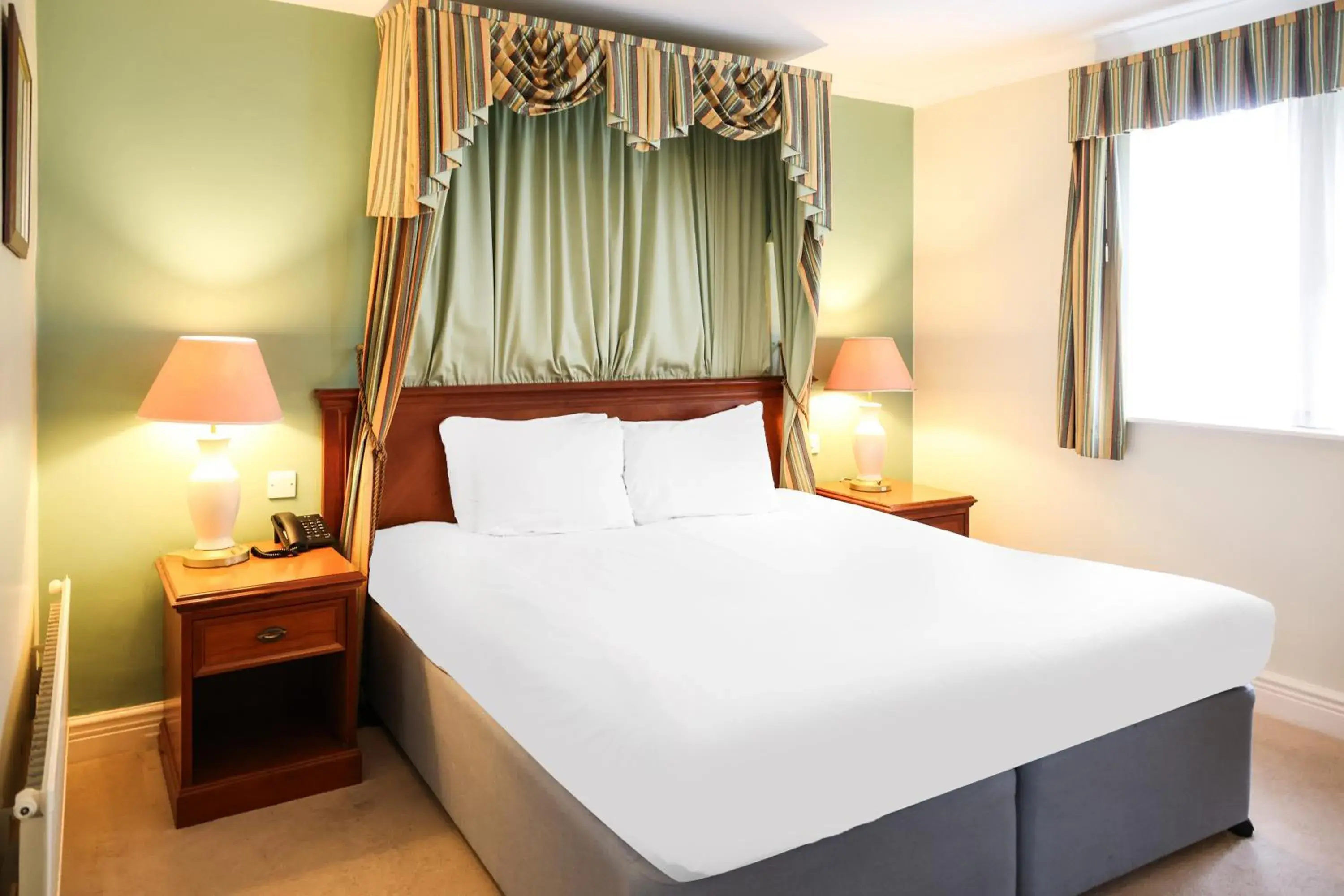 Deluxe King Suite in OYO Tong Park Hotel Deluxe King Suite in OYO Tong Park Hotel