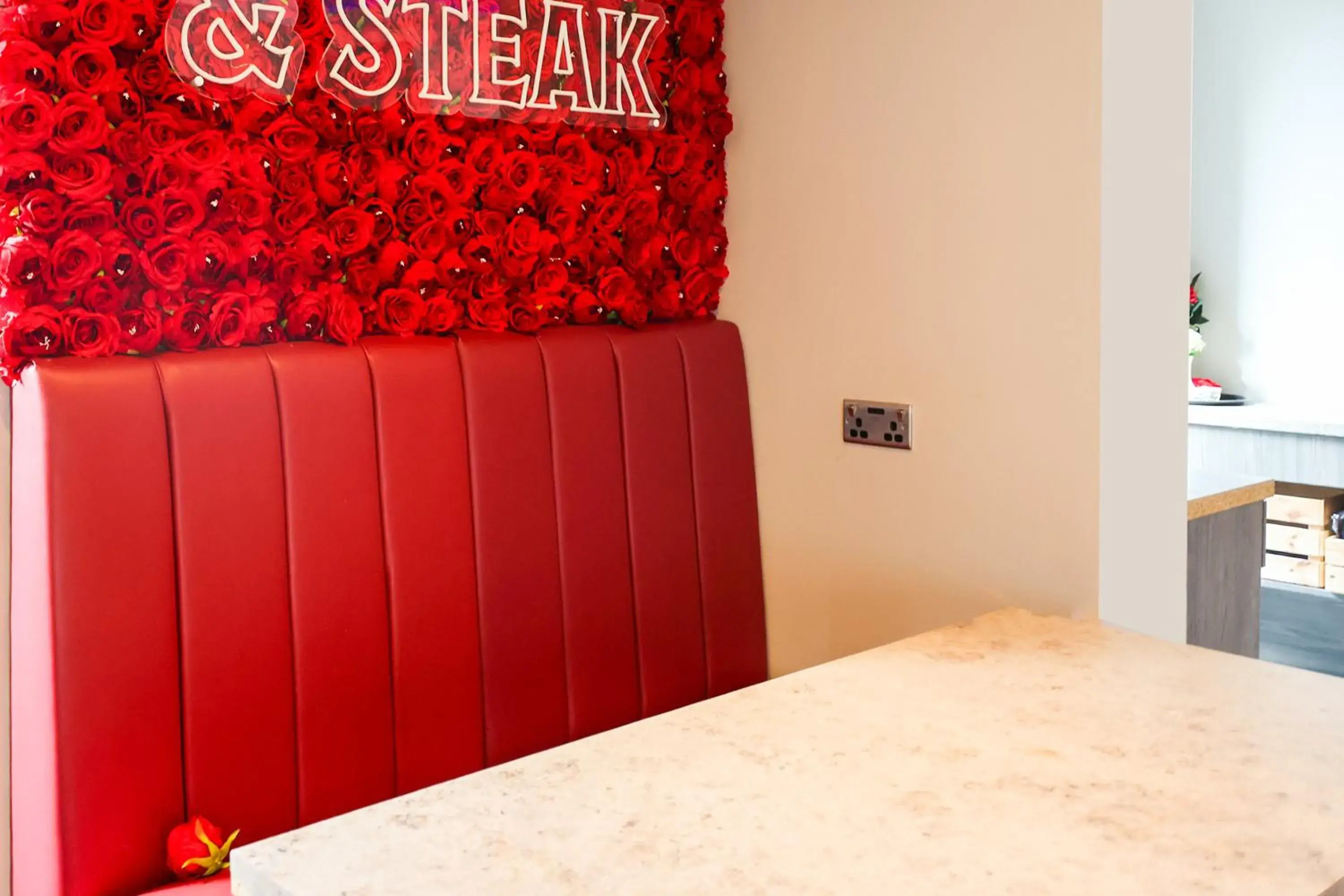 Lobby or reception, Bed in OYO Tong Park Hotel Lobby or reception, Bed in OYO Tong Park Hotel