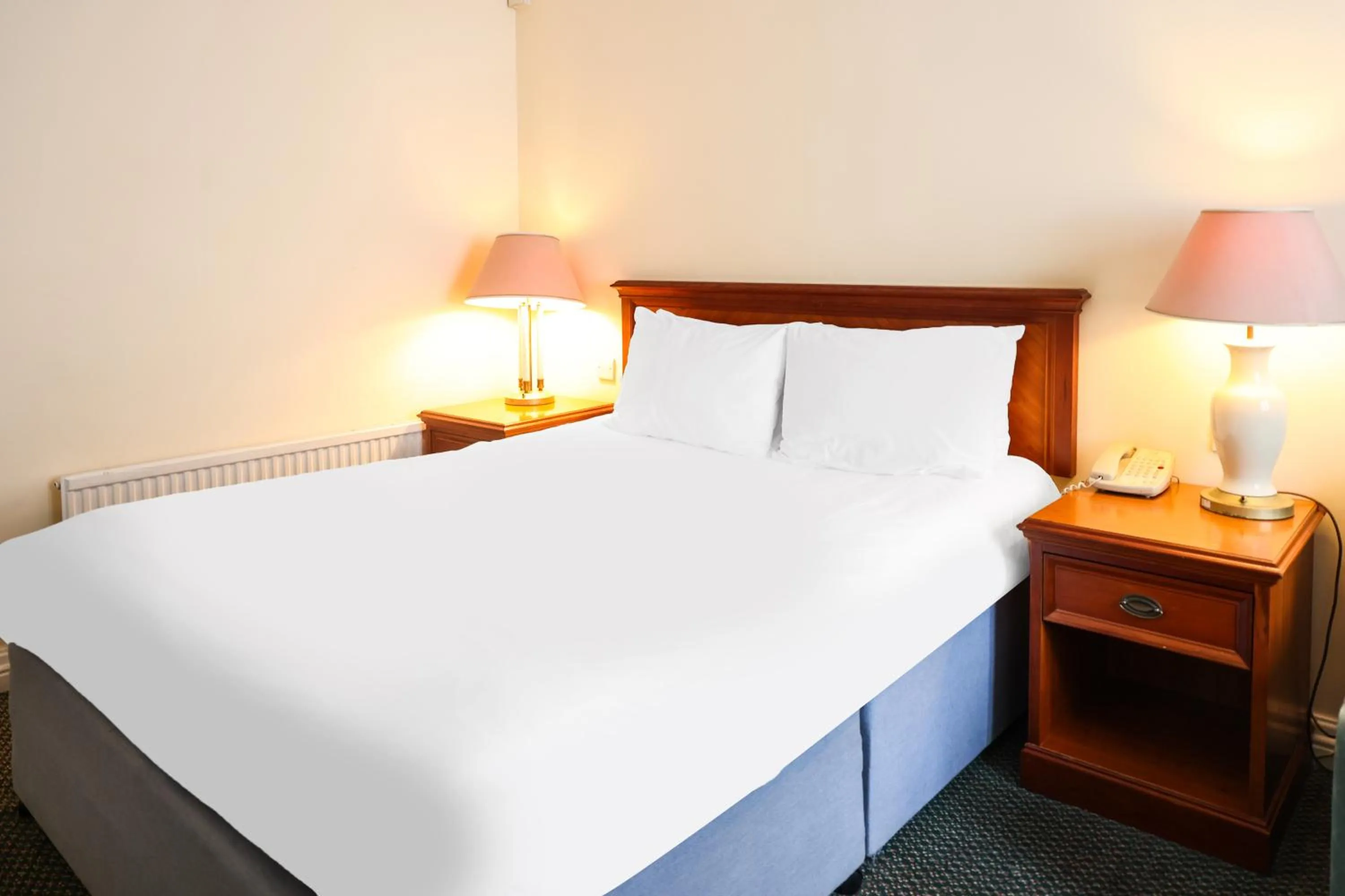 Bedroom, Bed in OYO Tong Park Hotel