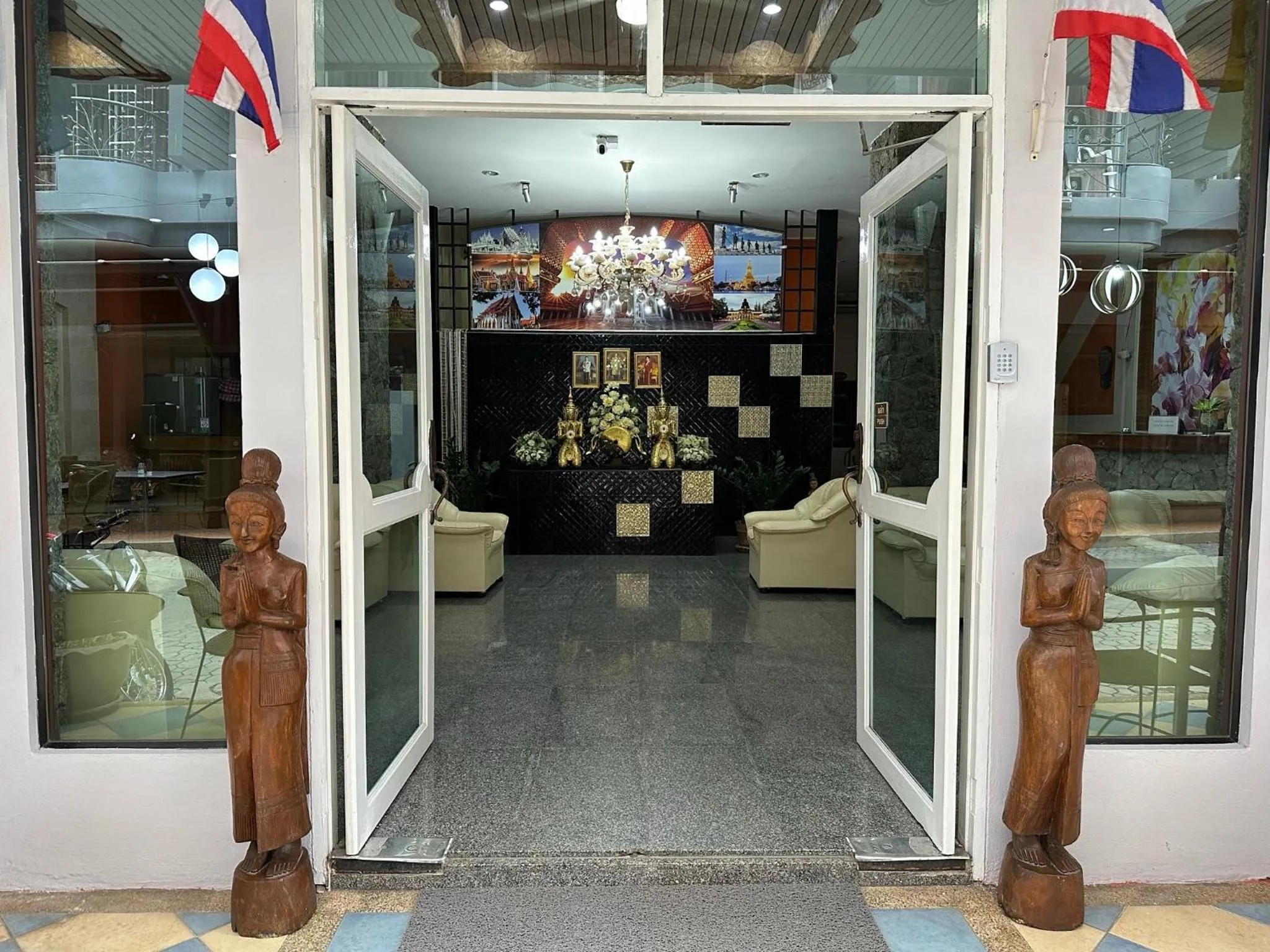 Facade/entrance in Nid Huahin Hotel