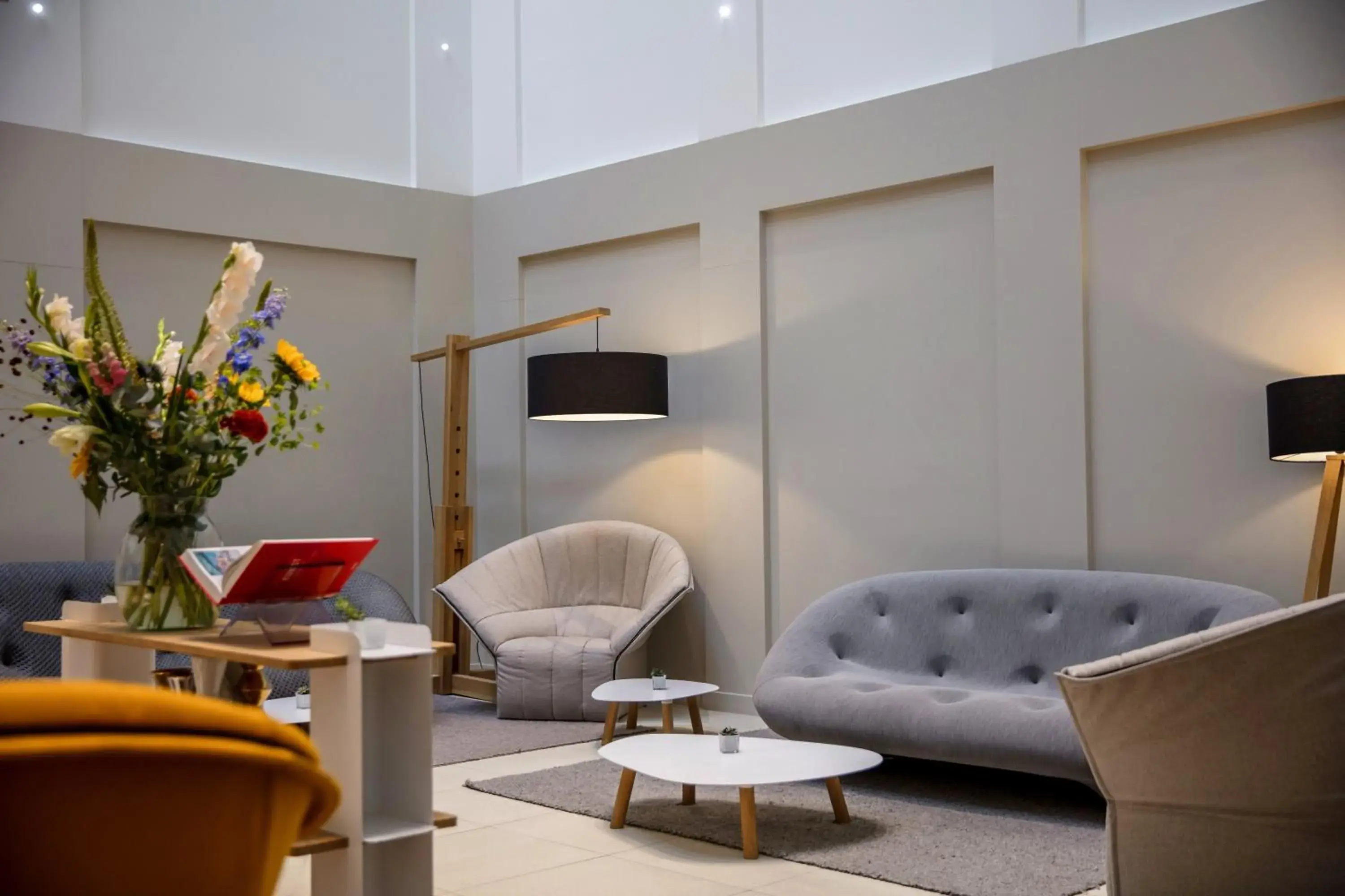 Property building in Holiday Inn Amsterdam - Arena Towers by IHG Property building in Holiday Inn Amsterdam - Arena Towers by IHG