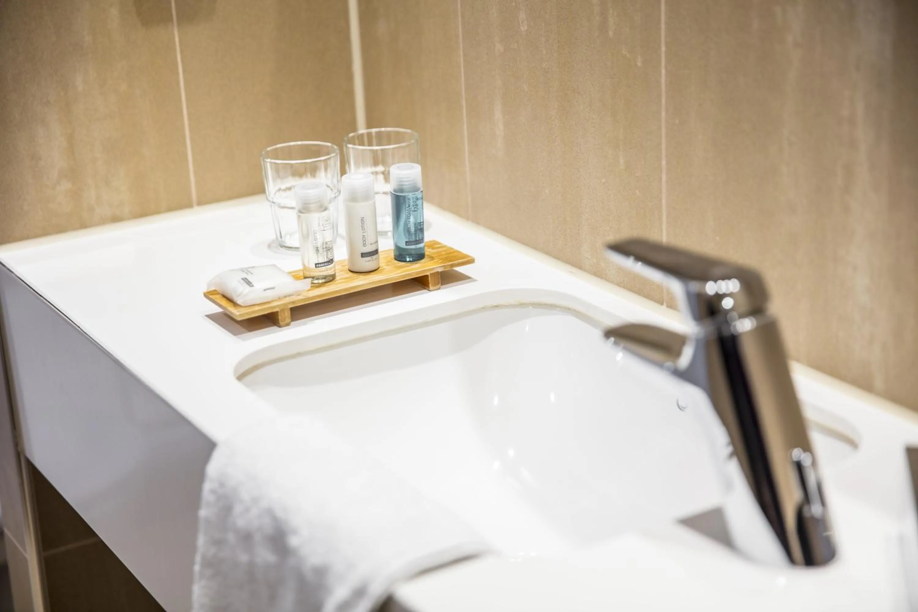 Bathroom in Holiday Inn Amsterdam - Arena Towers by IHG