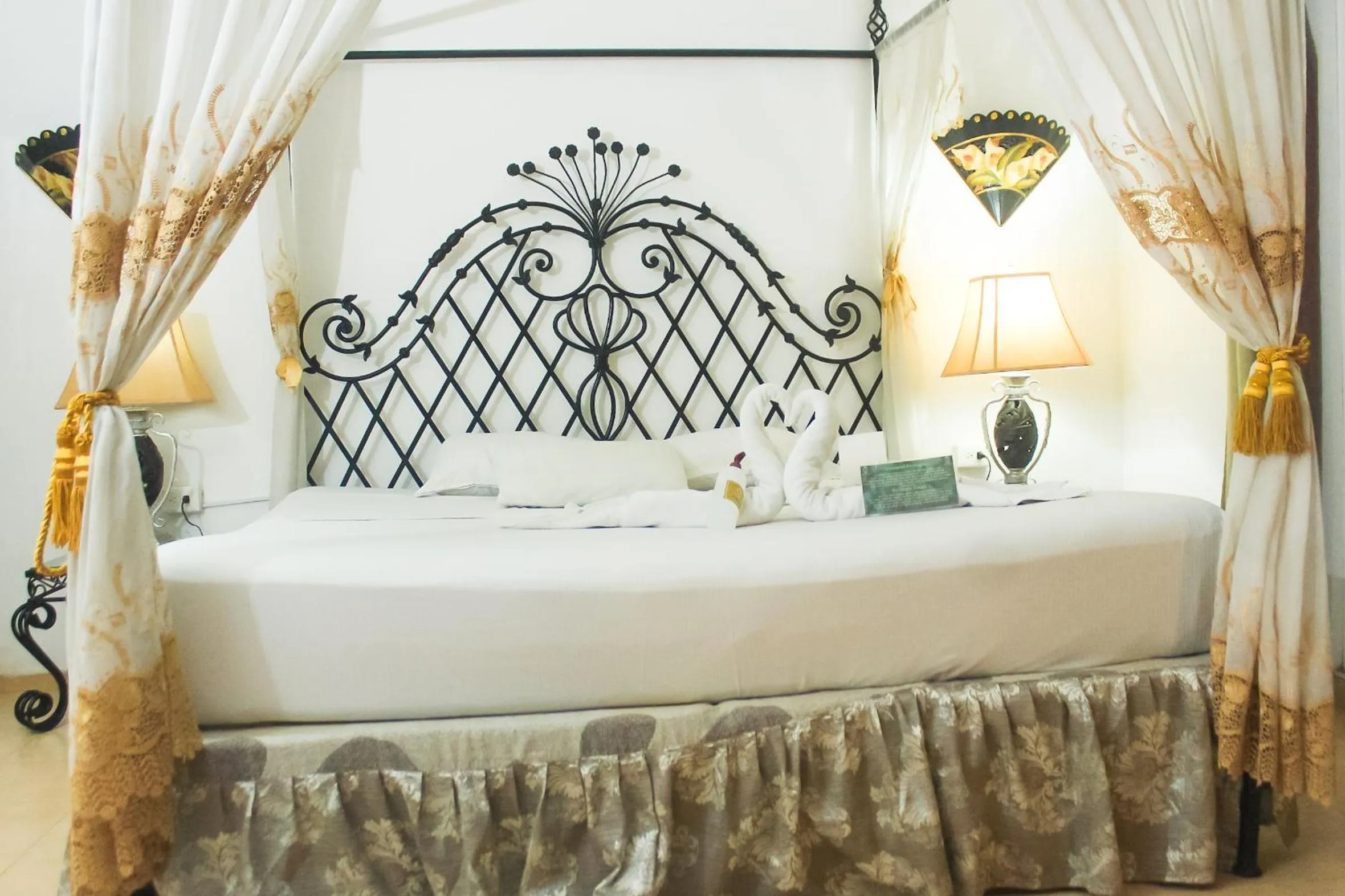 Bed in Palacio Canton Hotel - Valladolid