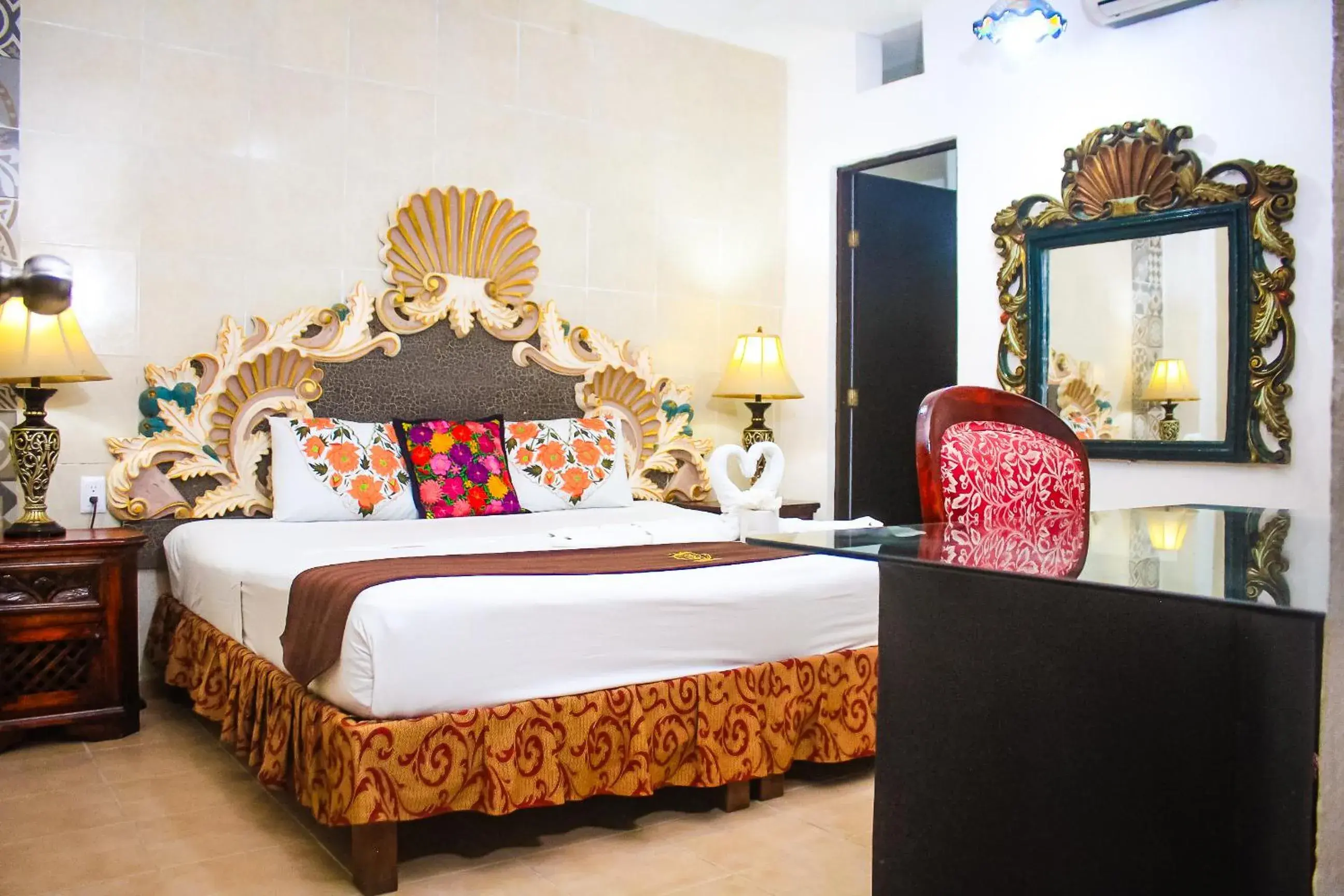 Executive Suite in Palacio Canton Hotel - Valladolid Executive Suite in Palacio Canton Hotel - Valladolid