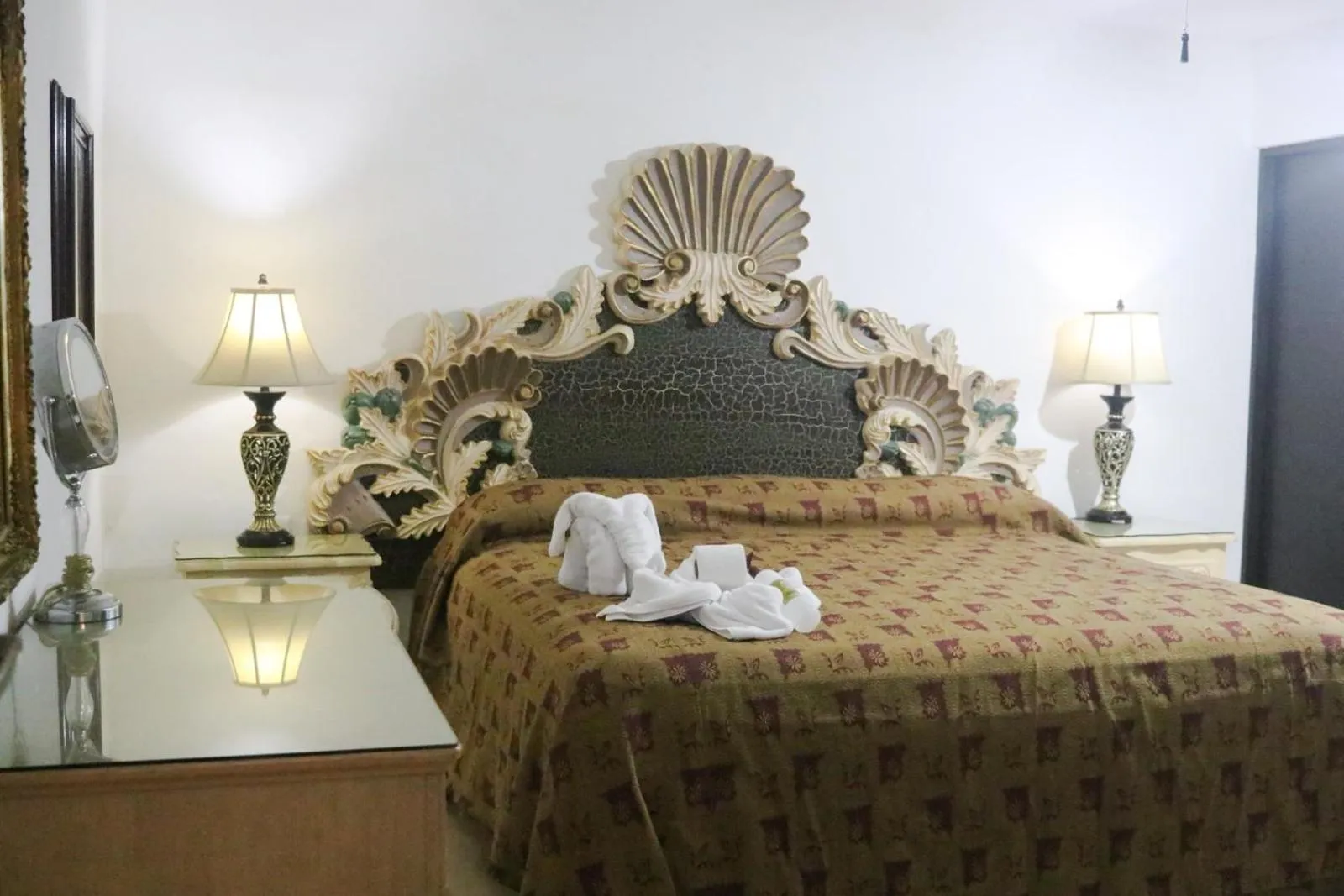 Bed in Palacio Canton Hotel - Valladolid